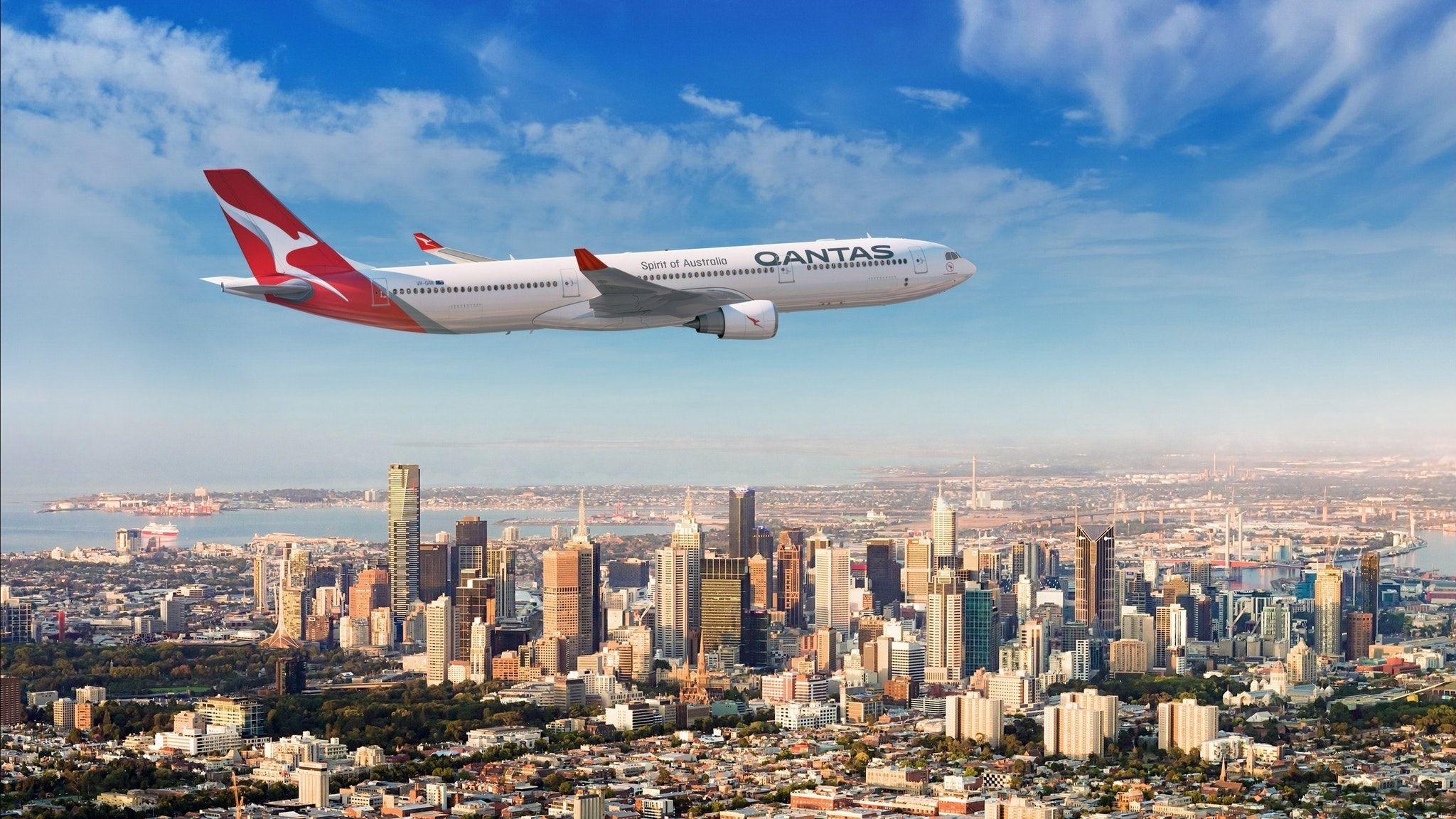 Qantas, Australian airline, In-flight excellence, Travel destination expert, 2050x1160 HD Desktop