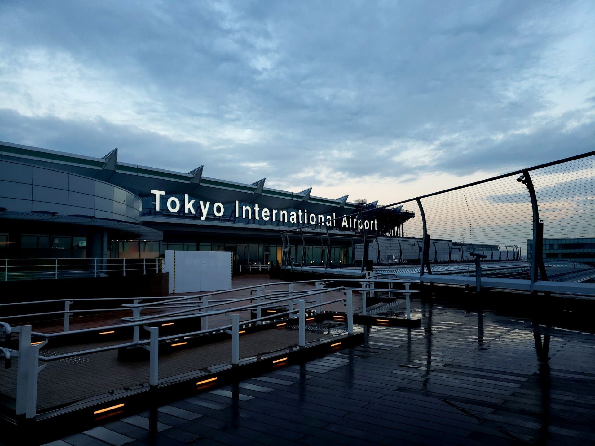 Haneda Airport, Terminal 2 observation deck, Haneda Airport, Attraction reviews, 1920x1440 HD Desktop