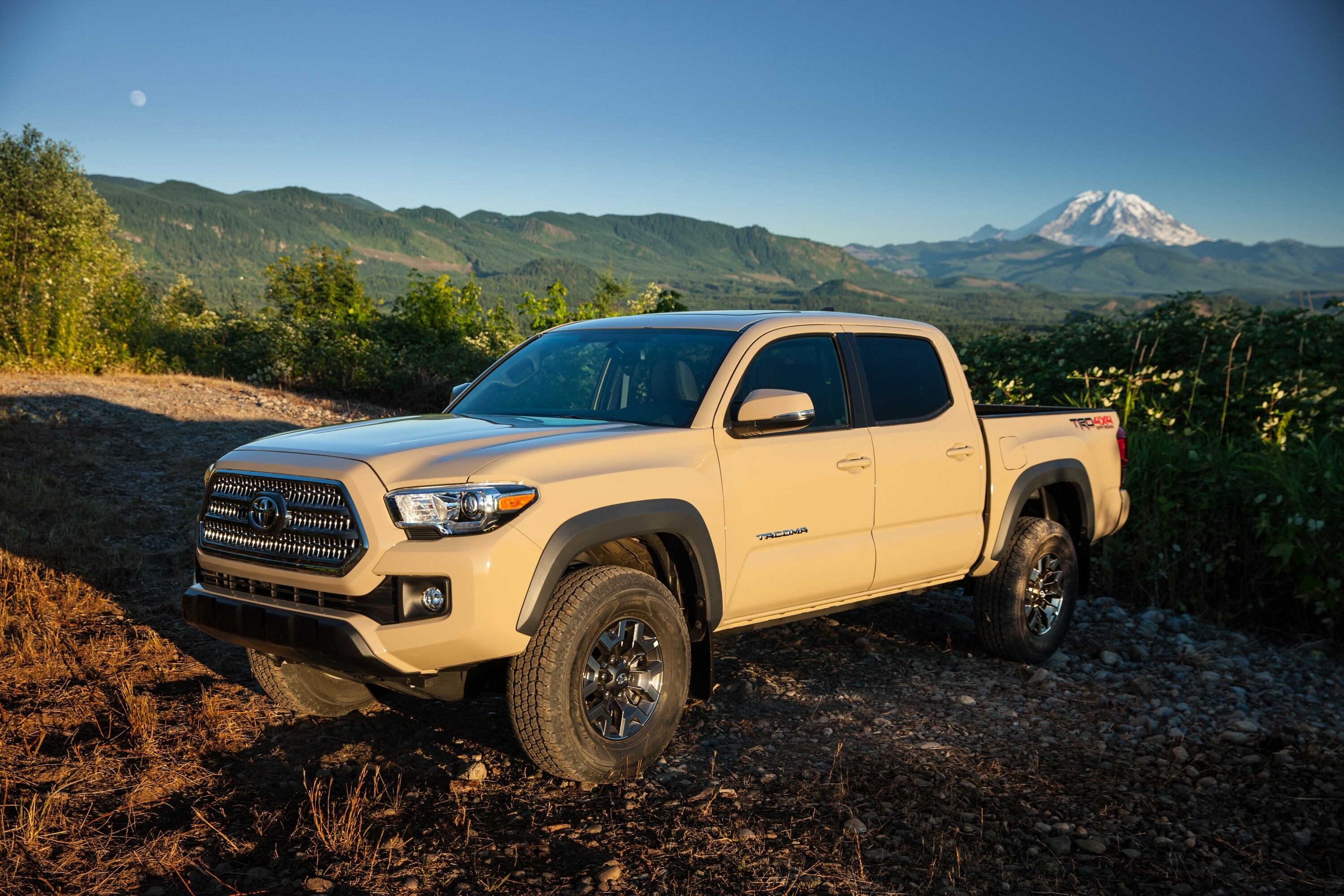 Toyota Tacoma: 2015 TRD Off-road version, The Japanese automotive manufacturer. 3000x2000 HD Background.