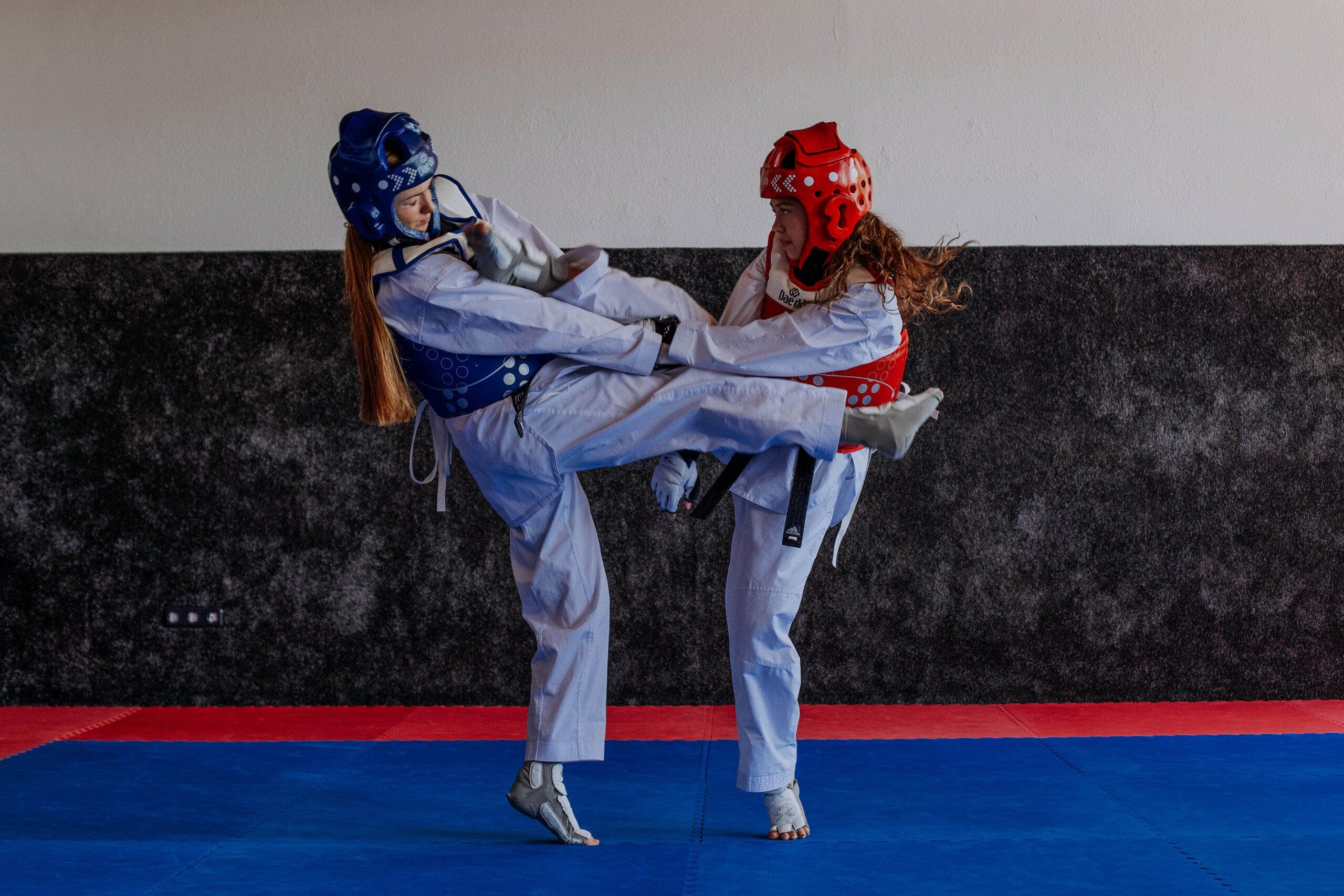 Taekwondo: Lenya Sauer, A German junior fighter, Competitive combat sports. 2560x1710 HD Wallpaper.