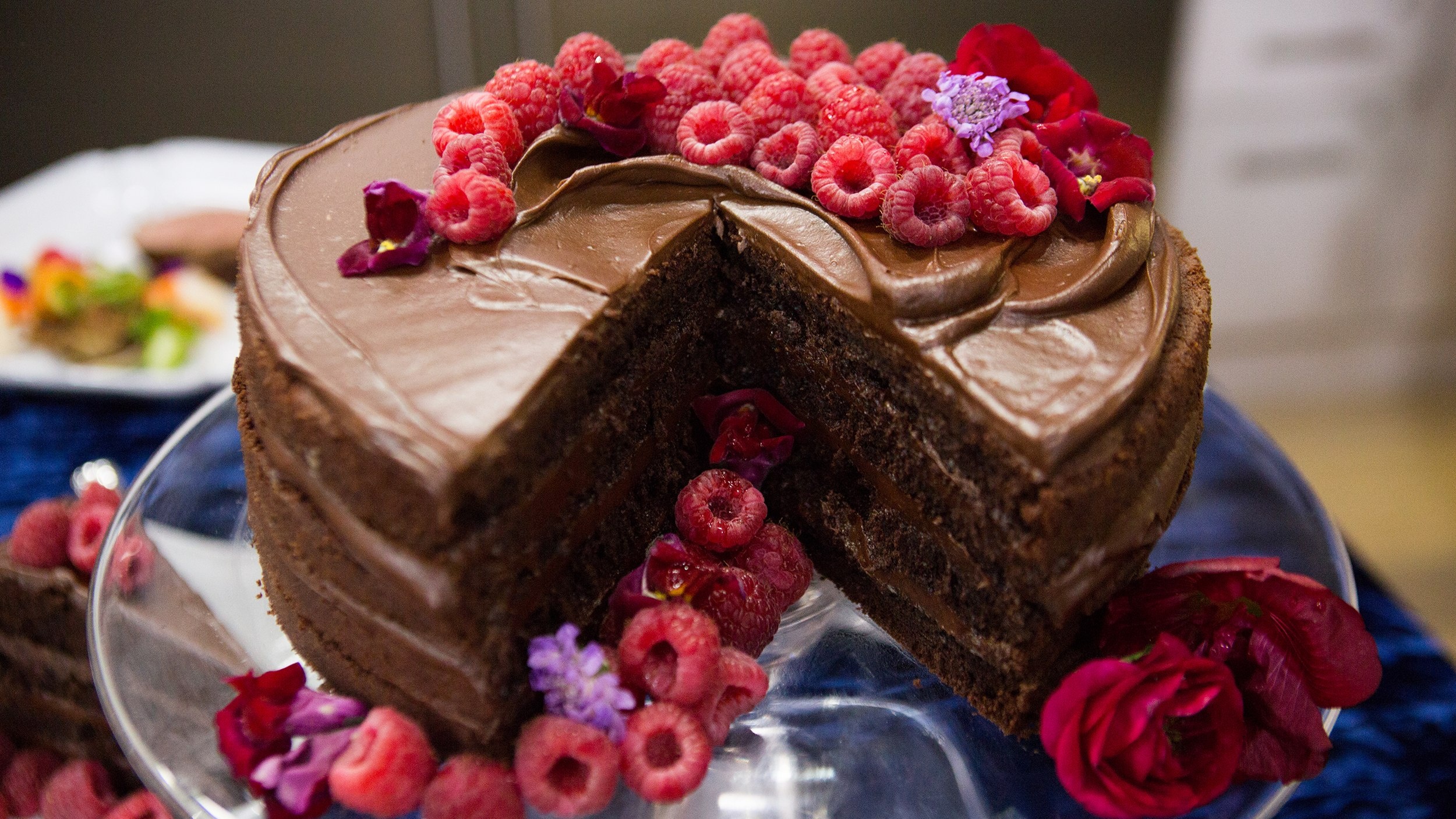 Cake: Assembled by spreading frosting or filling between each layer. 2500x1410 HD Background.