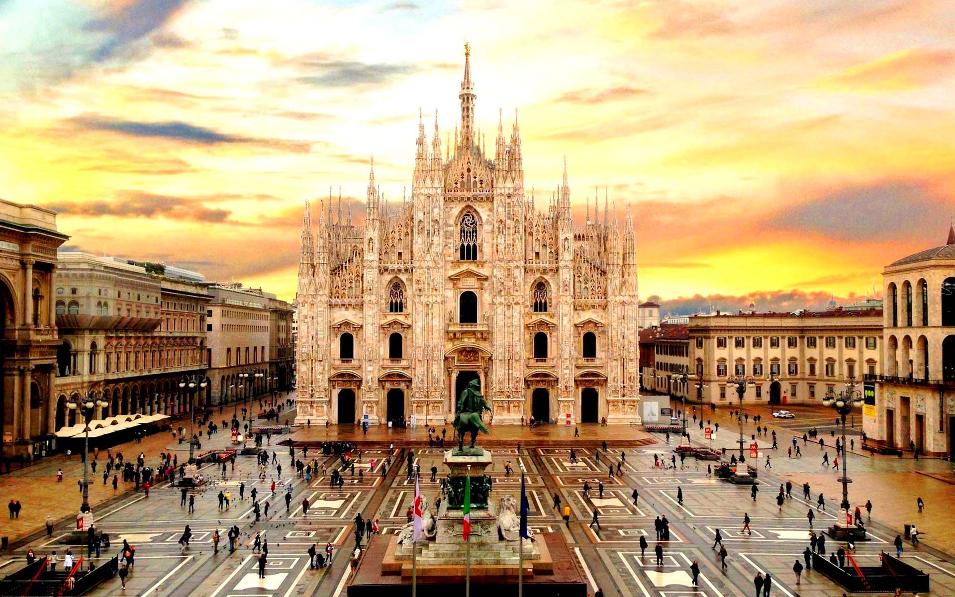 Milan cityscape, Urban vibes, Stunning visuals, Italian charm, 1920x1200 HD Desktop