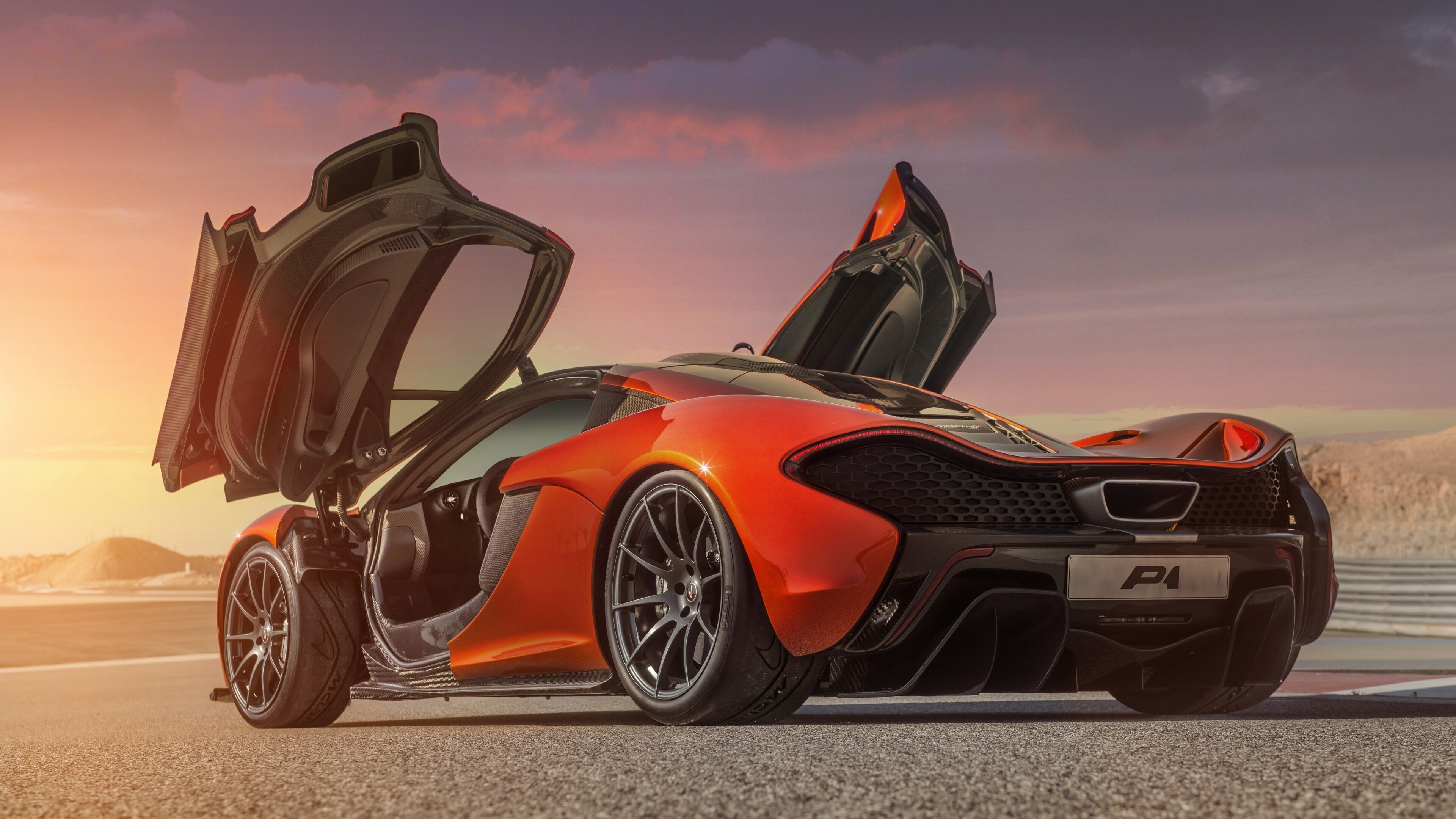 McLaren P1, High-performance sports car, Cutting-edge technology, Thrilling speed, 3840x2160 4K Desktop