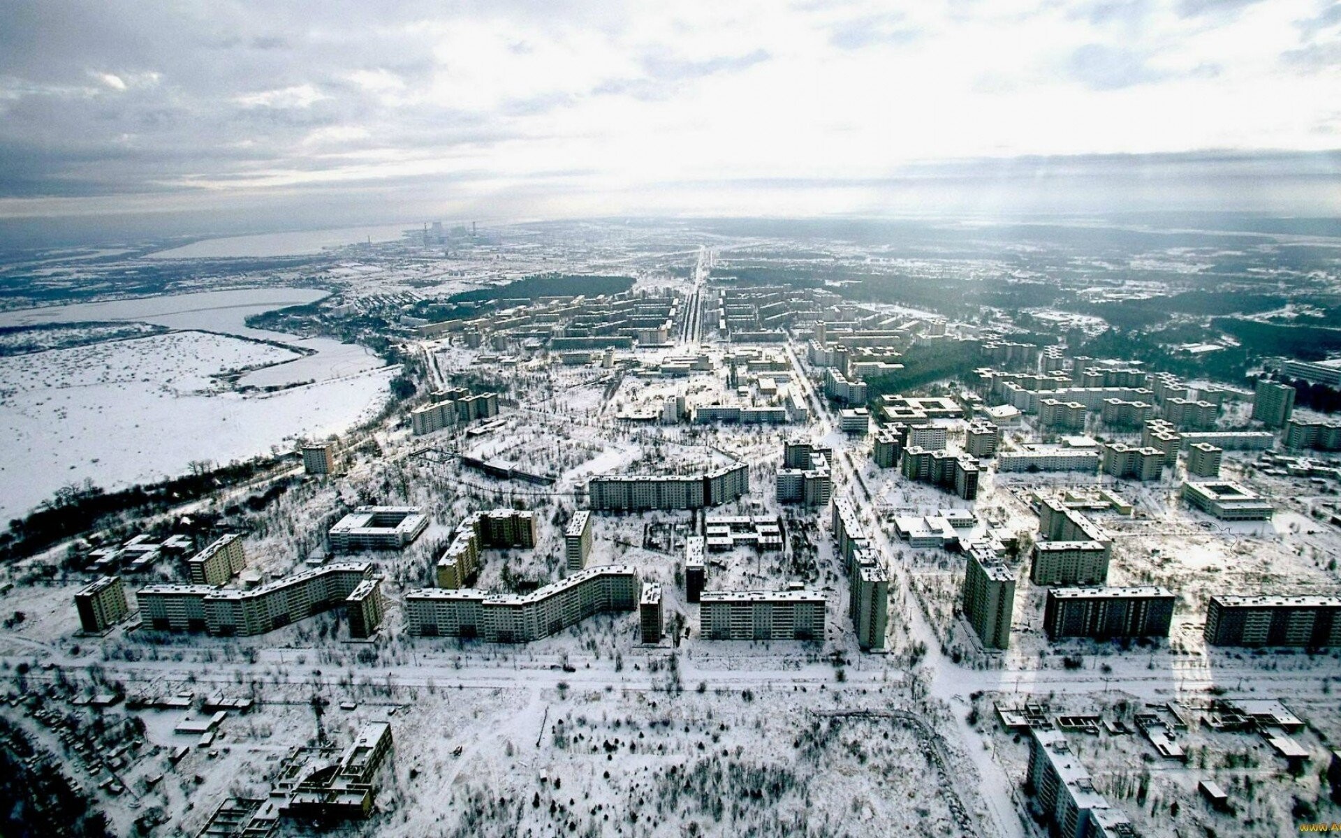Ghost Town: Pripyat, Ukraine, Chernobyl, Urban design, Disaster. 1920x1200 HD Background.
