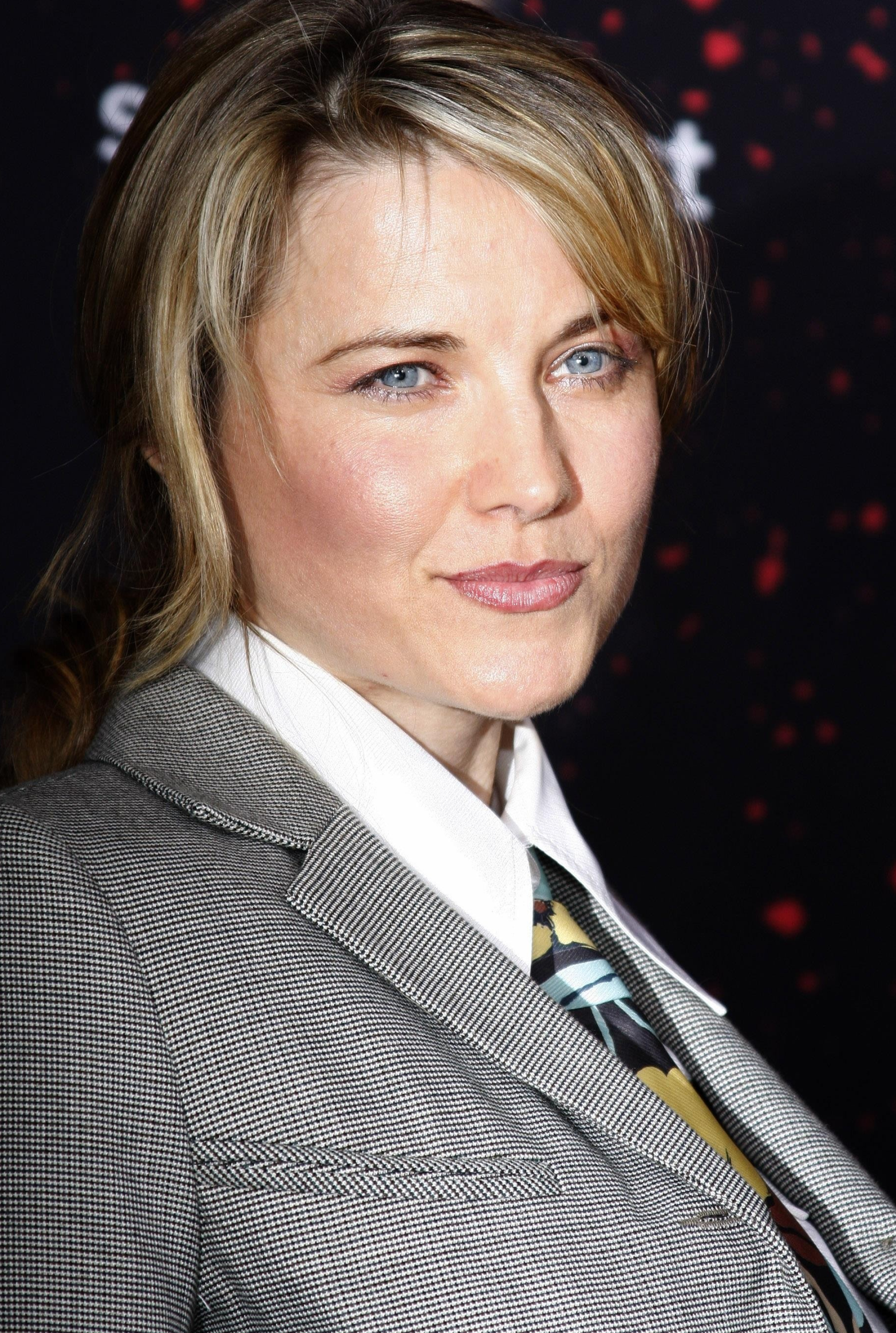 Lucy Lawless: New Zealand icon, Most known for her role as “Xena: the Warrior Princess”. 2020x3000 HD Background.