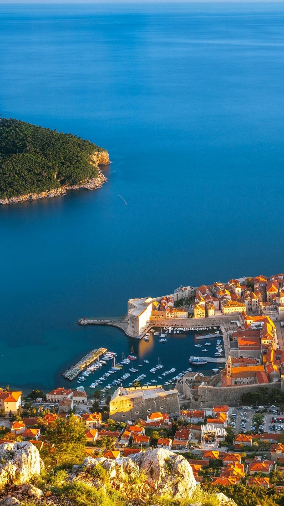 Croatia: Dubrovnik, An important Mediterranean sea power from the 13th century onwards. 1080x1920 Full HD Wallpaper.