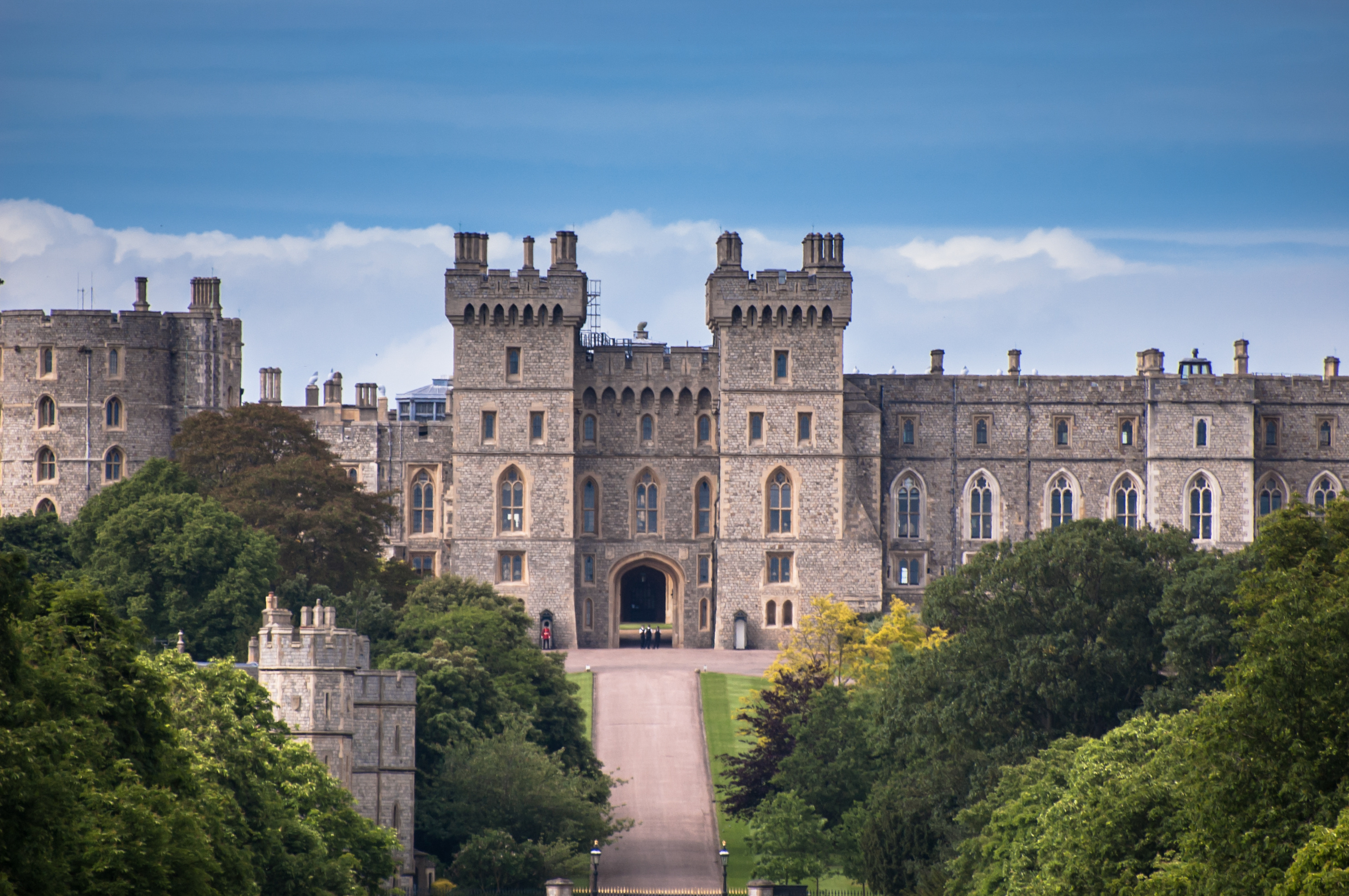 Windsor Castle tickets, Royal residence, British monarchy, Historical landmark, 2970x1970 HD Desktop