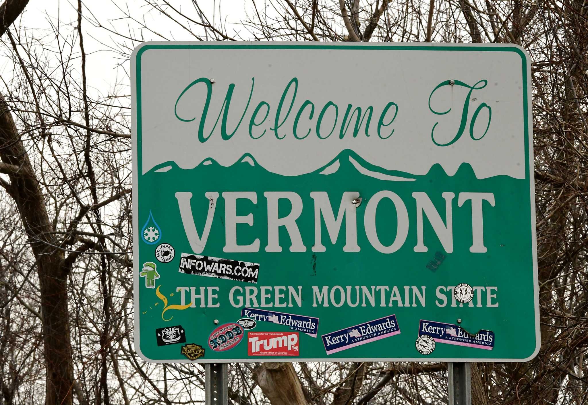 Vermont ski resorts, Economic impact, Winter season, Tourism industry, 2050x1420 HD Desktop