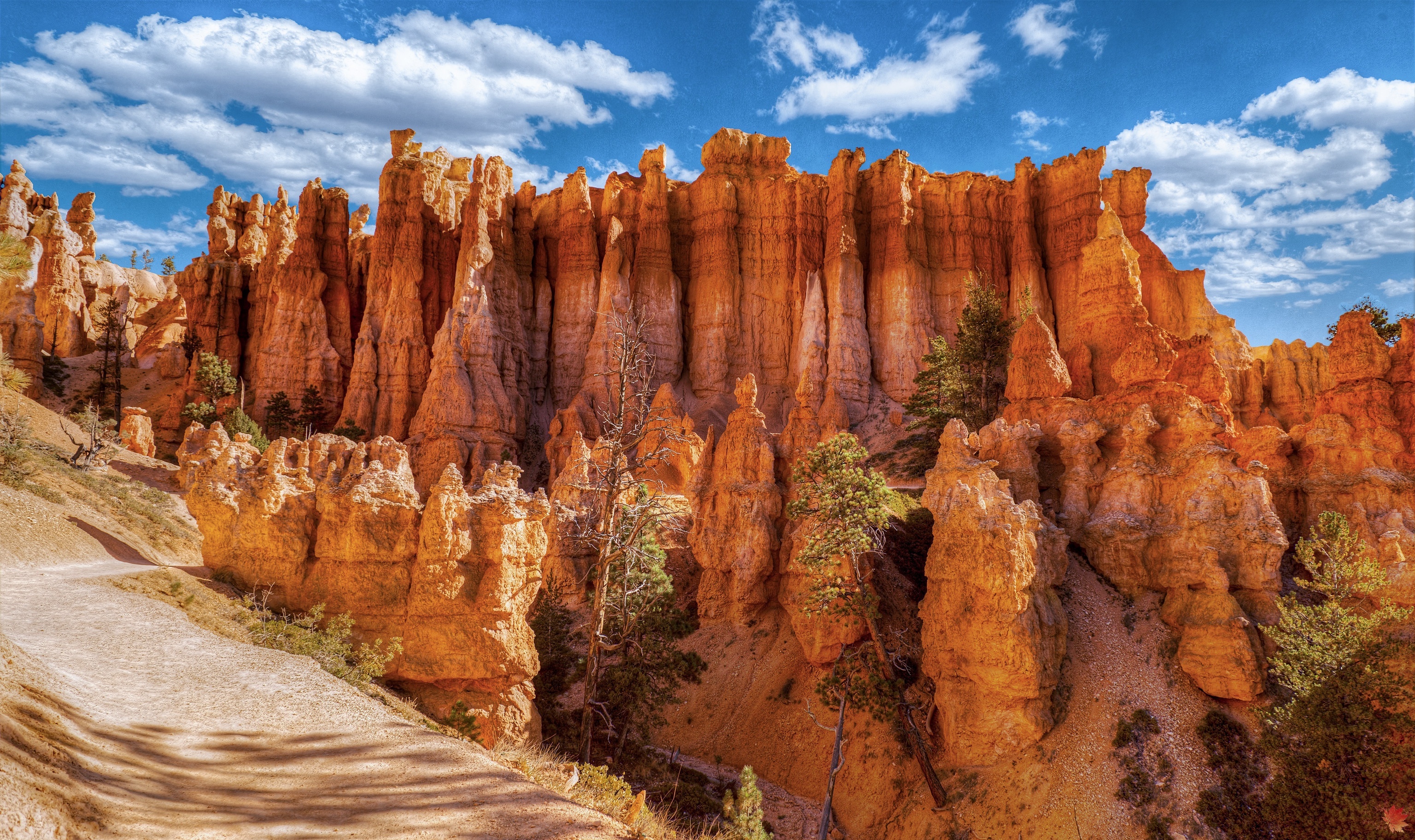 Bryce Canyon National Park, Natural wonder, Scenic beauty, Canyon landscape, 3080x1830 HD Desktop