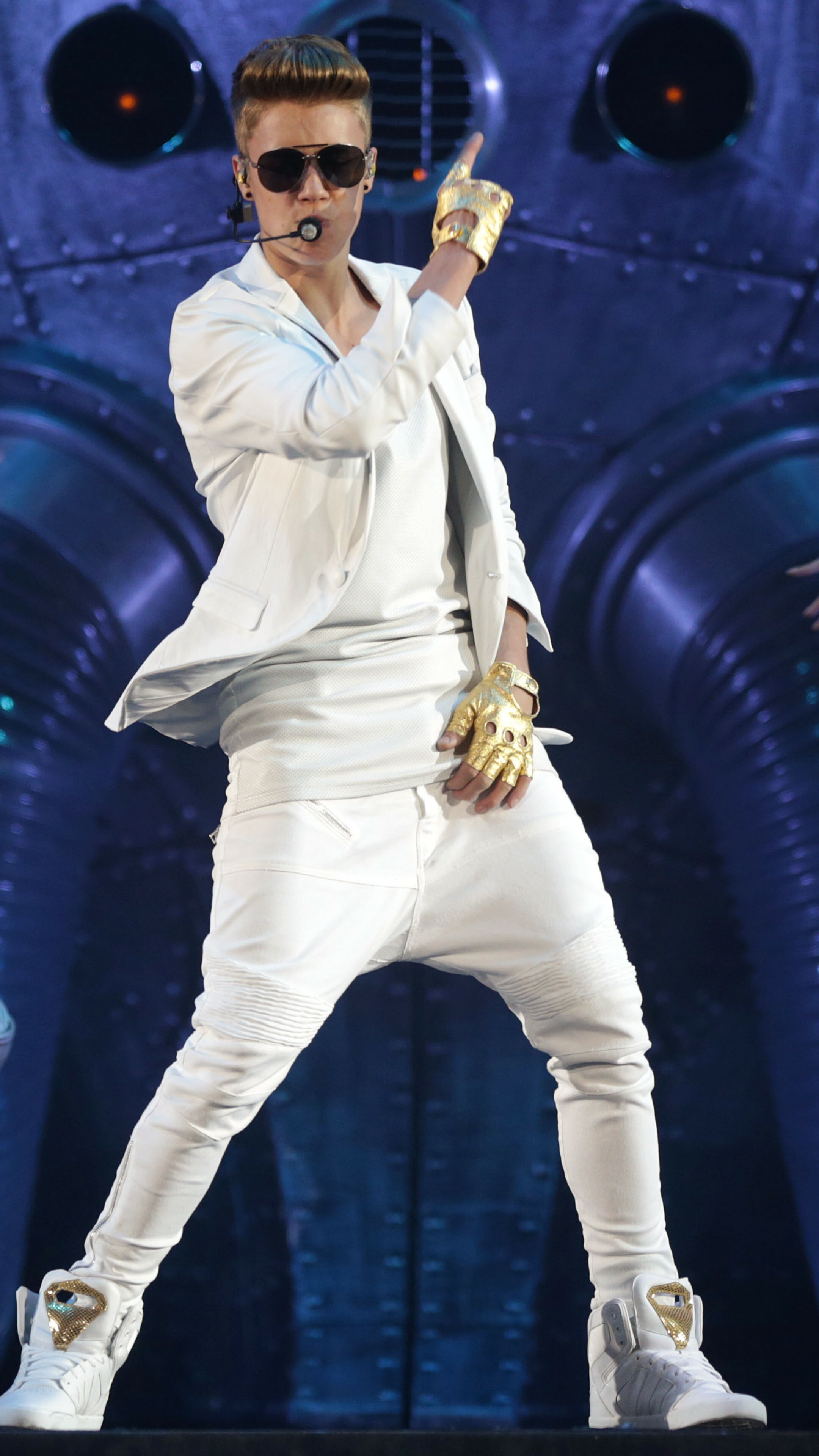 Justin Bieber: Canadian singer, Discovered by American Record industry entrepreneur Scooter Braun, Celebrities. 2160x3840 4K Wallpaper.