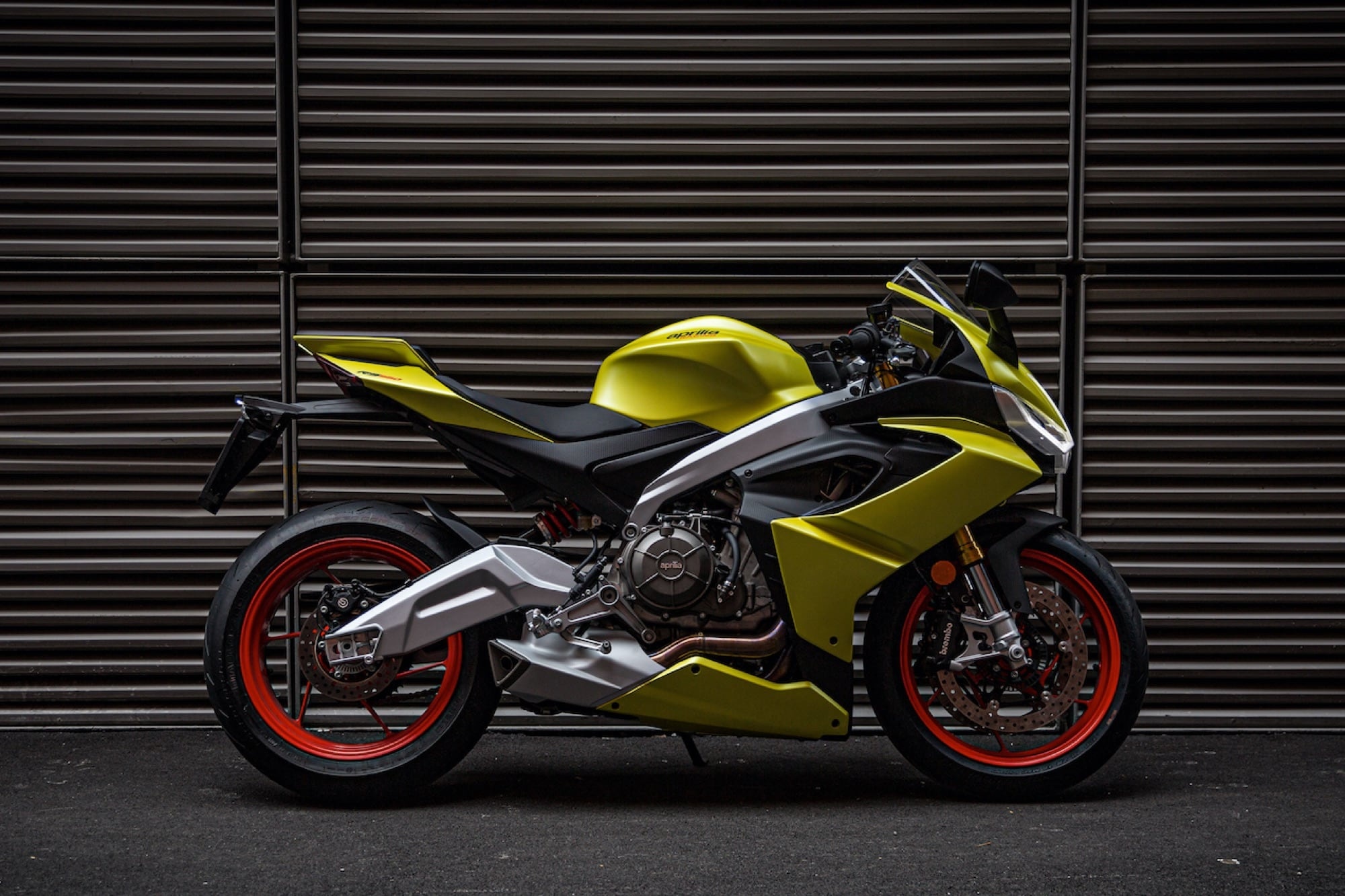 Aprilia RS 660, Wide magazine feature, Sporty and powerful, Thrilling performance, 2000x1340 HD Desktop