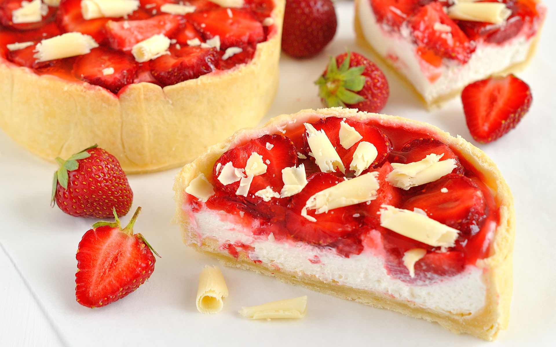 Tart: Dessert, Strawberry, Cream, Berries, Food, Pastry. 1920x1200 HD Background.
