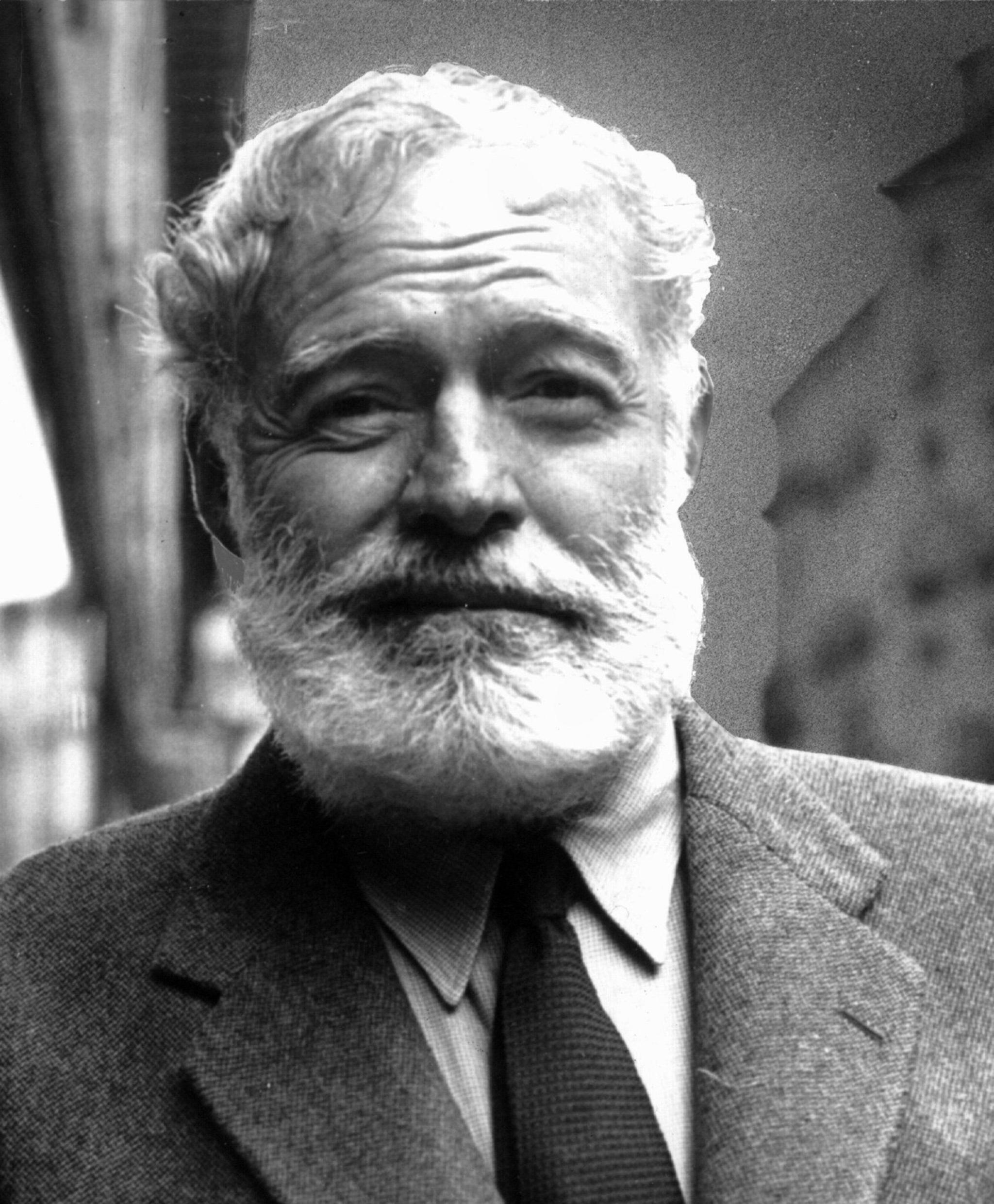 Hemingway and his women, Kultur Tagesspiegel, Hemingway's love life, Hemingway's relationships, 2050x2480 HD Phone