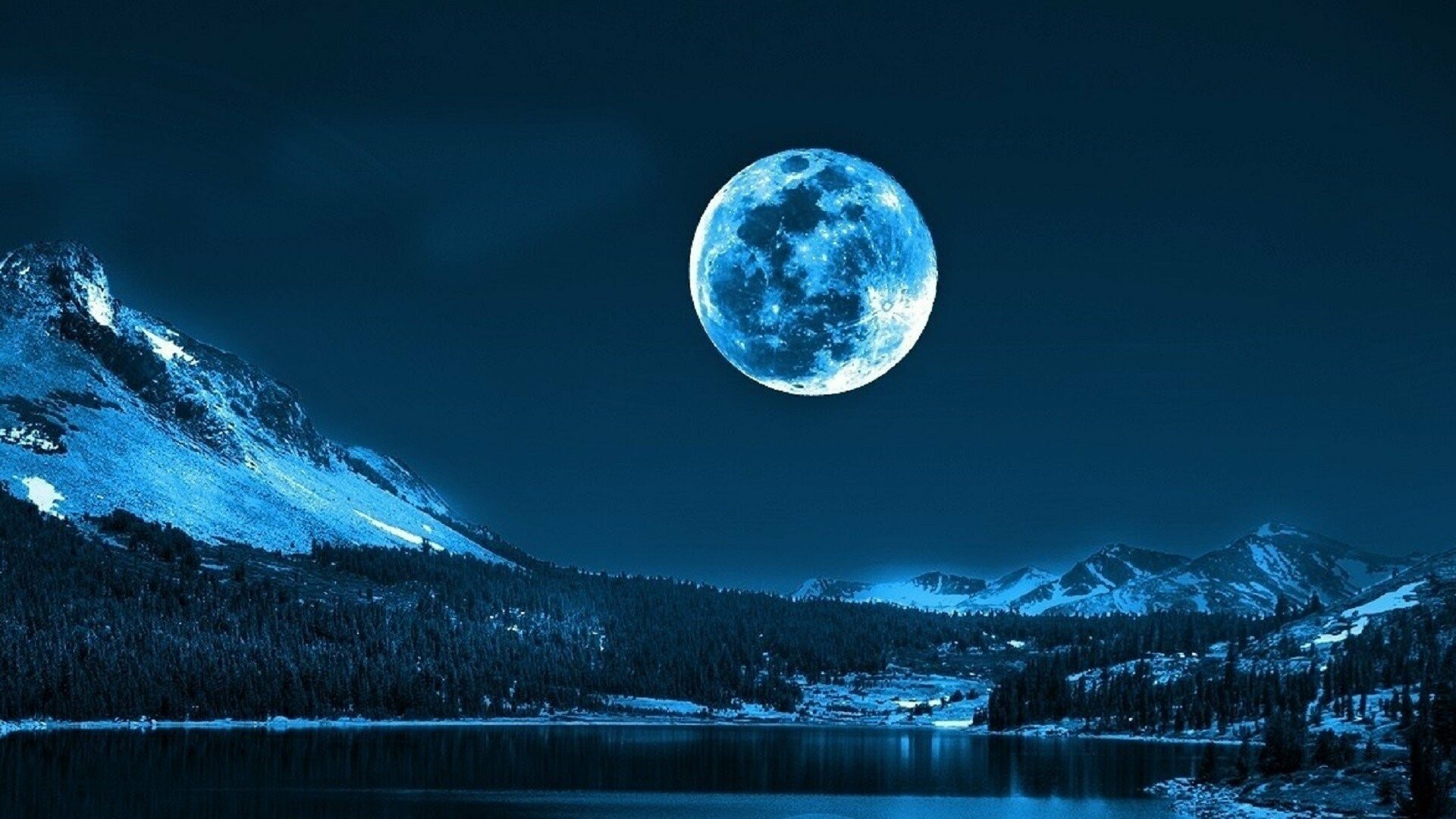 Moonlight: Darkening skies, The broad expanse of water reflecting the moon, Atmospheric phenomena. 1920x1080 Full HD Background.