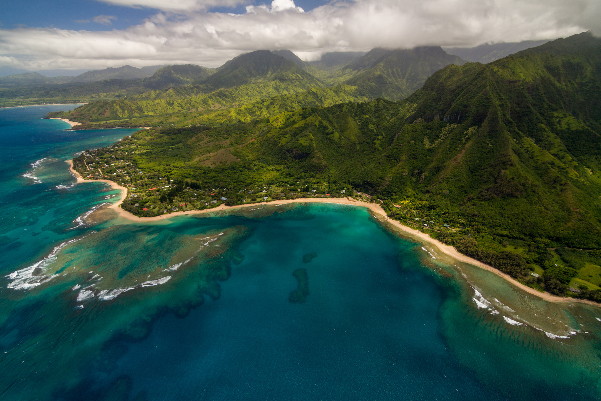 Hawaiian Islands, Aerial views of paradise, Mesmerizing beauty, Tropical dreams, 2050x1370 HD Desktop