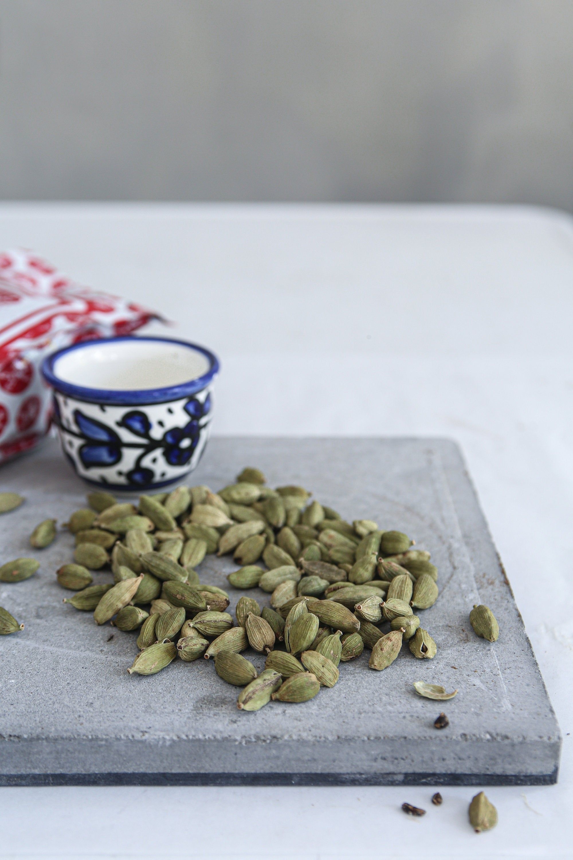 Cardamom ideas, Indian spices, Flavorful recipes, Aromatic seasoning, 2000x3000 HD Phone