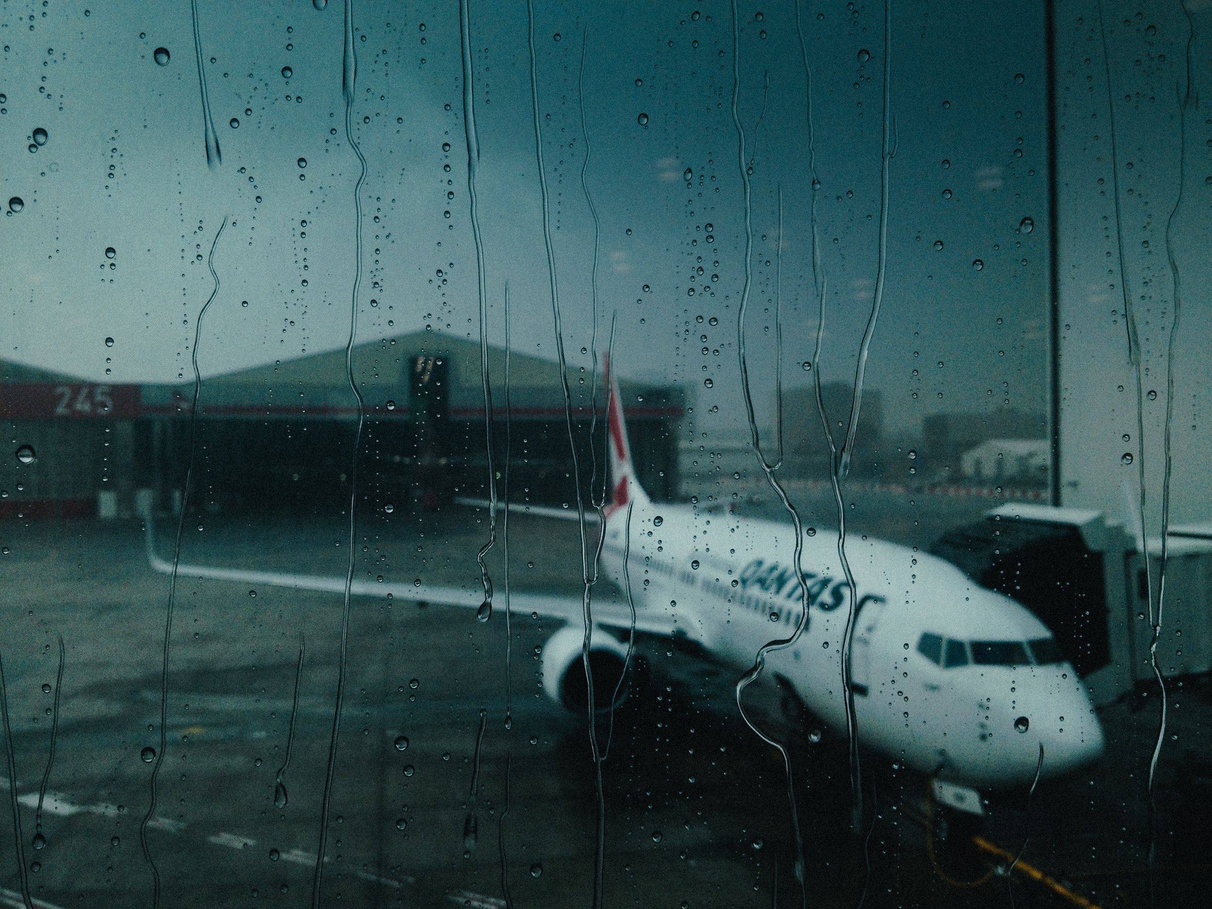 Qantas airline, Rainy day, Sydney, Aviation photography, 2450x1840 HD Desktop