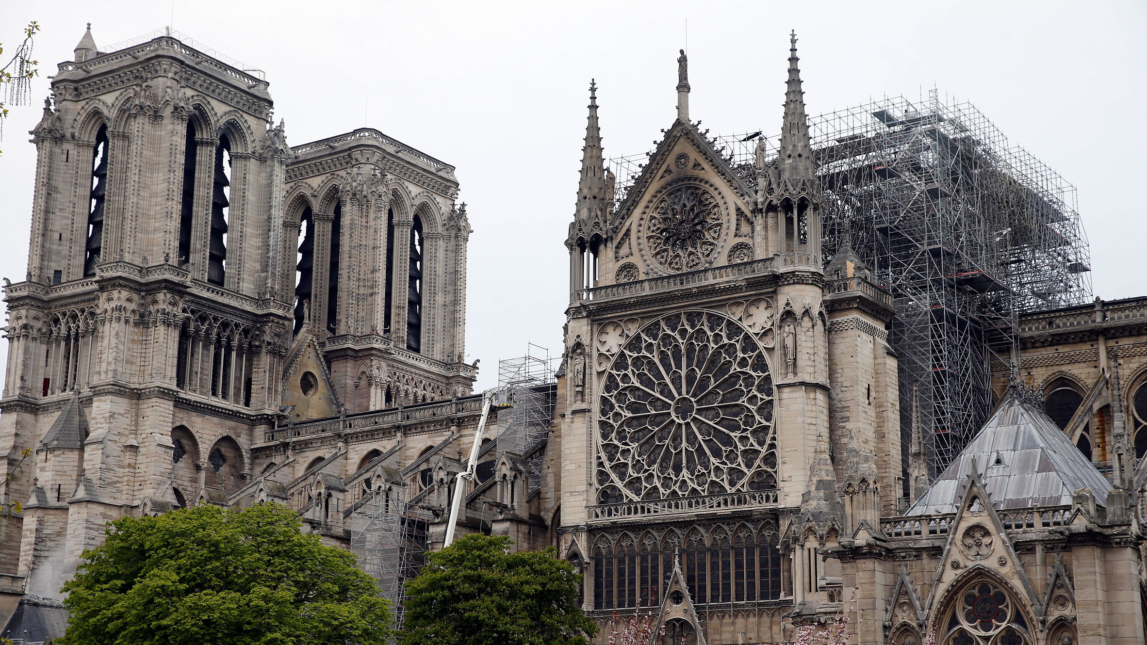 Notre-Dame Cathedral, Commenter suggests, Notre dame cathedral, Is, 2370x1330 HD Desktop