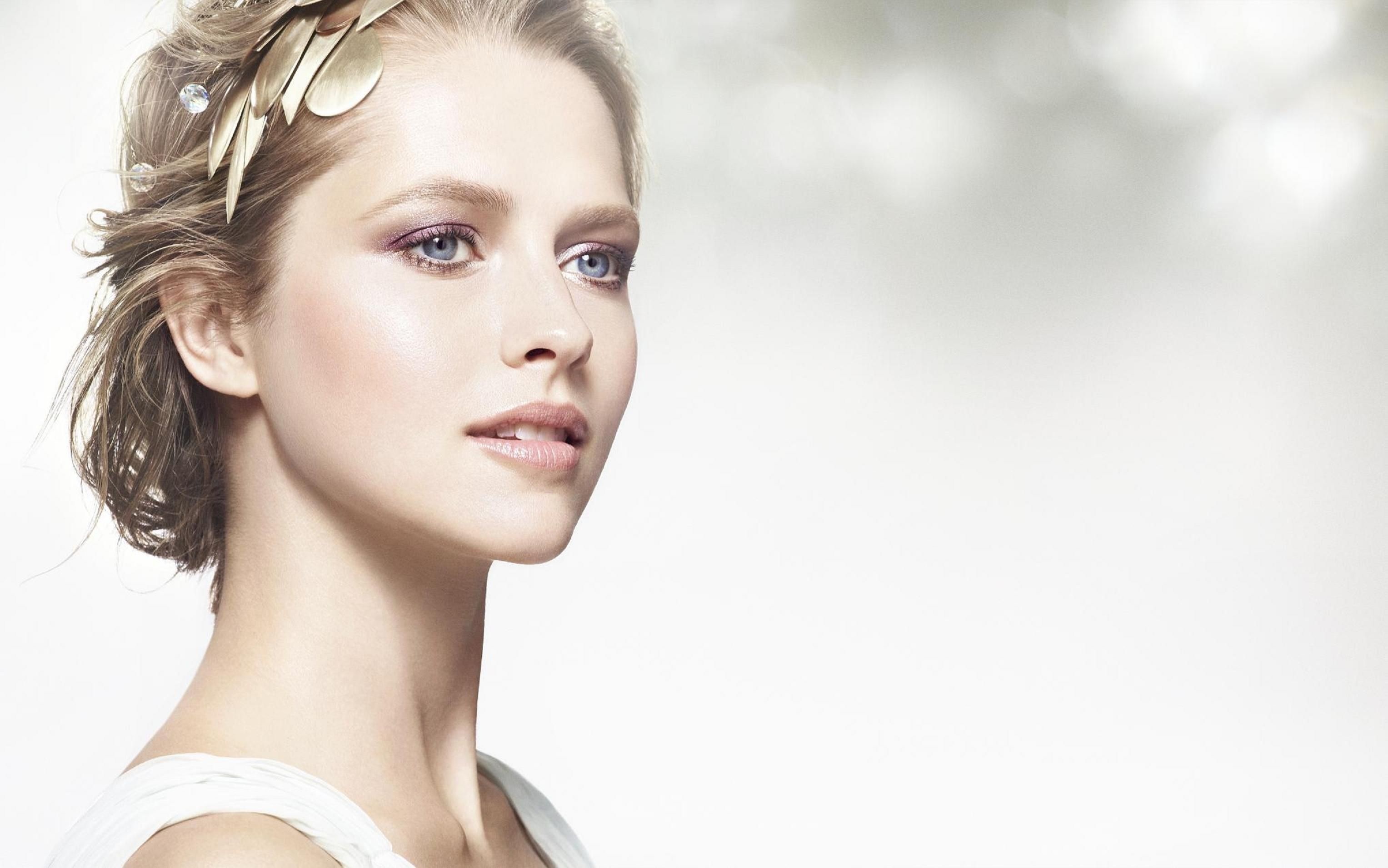 Teresa Palmer: Starred in December Boys, a coming-of-age film set in the 1960s, as Lucy. 3060x1920 HD Wallpaper.