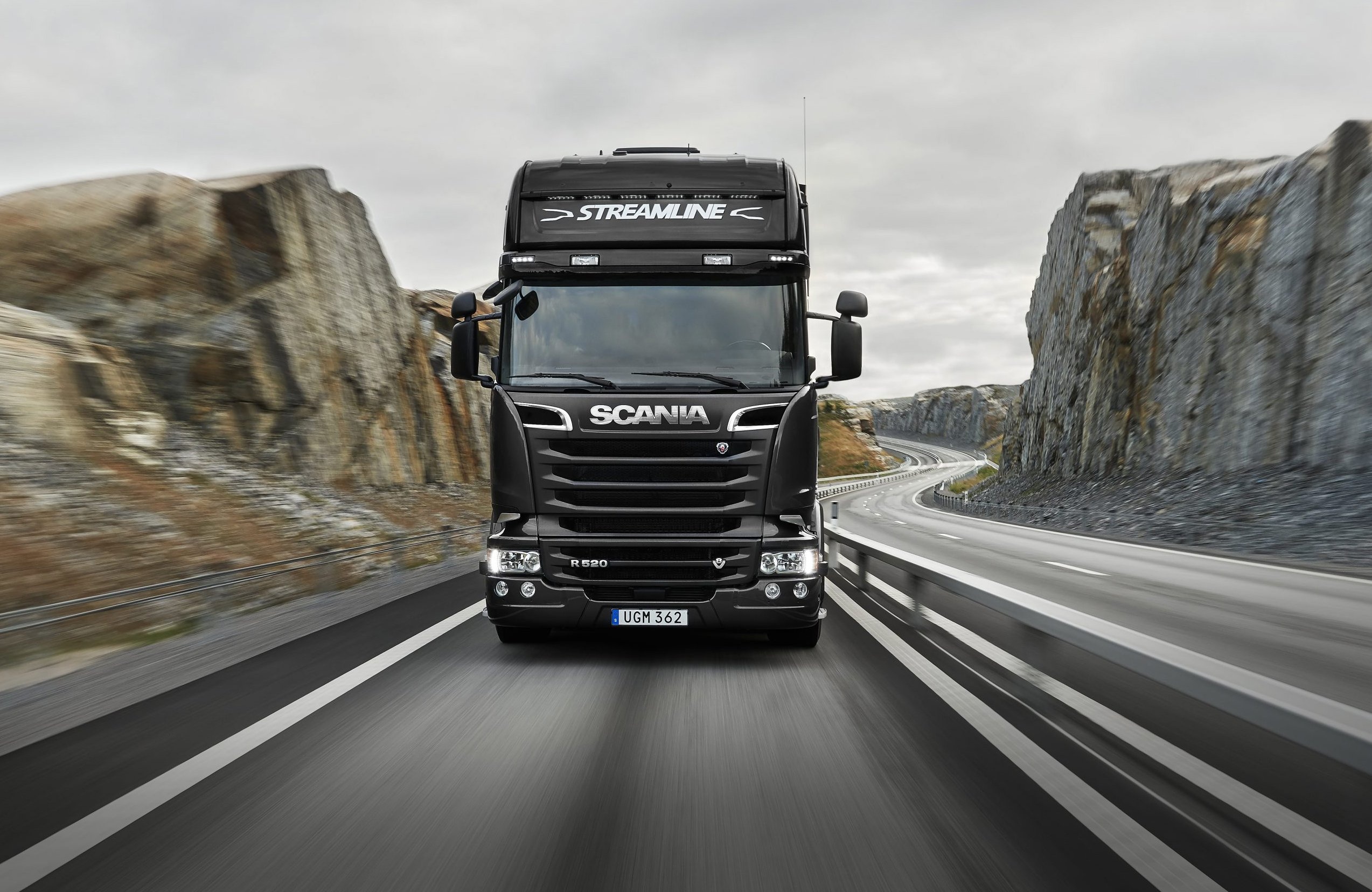R520, Scania Wallpaper, 2550x1660 HD Desktop