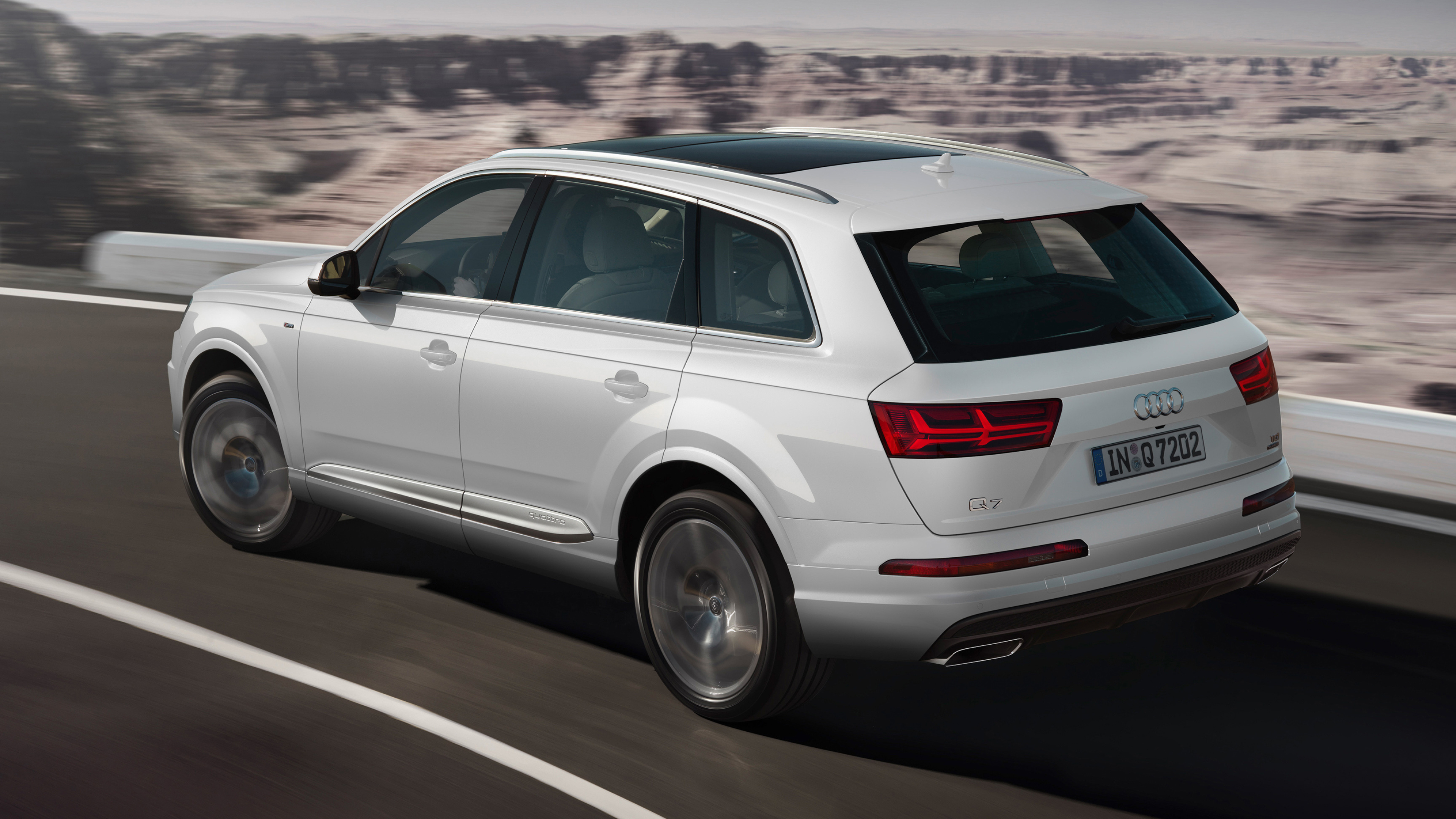 Audi Q7, Premium SUV, Enhanced performance, Advanced safety features, 3840x2160 4K Desktop