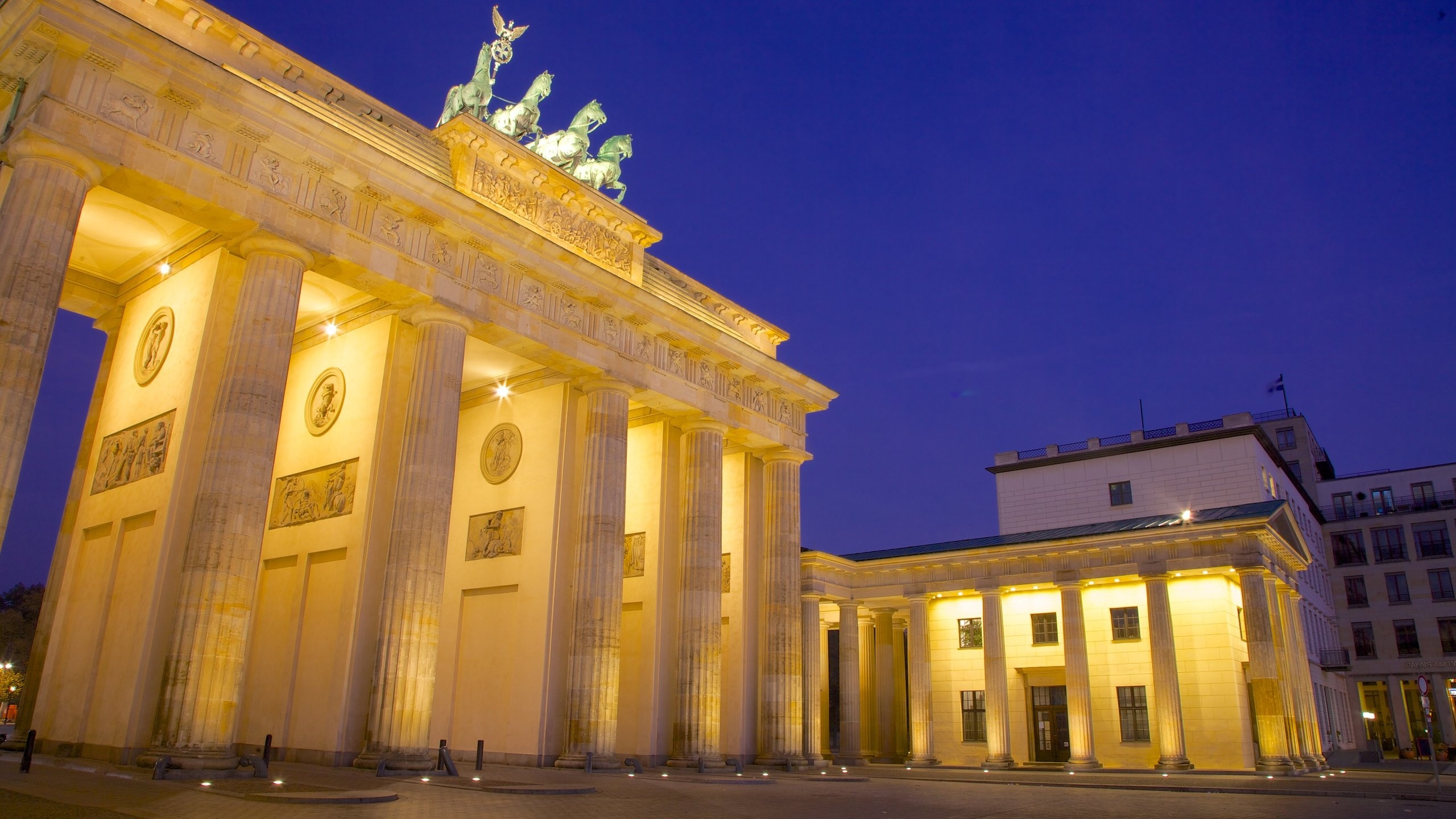 Brandenburg Gate, Berlin, Vacation Rentals, VRBO, 2560x1440 HD Desktop