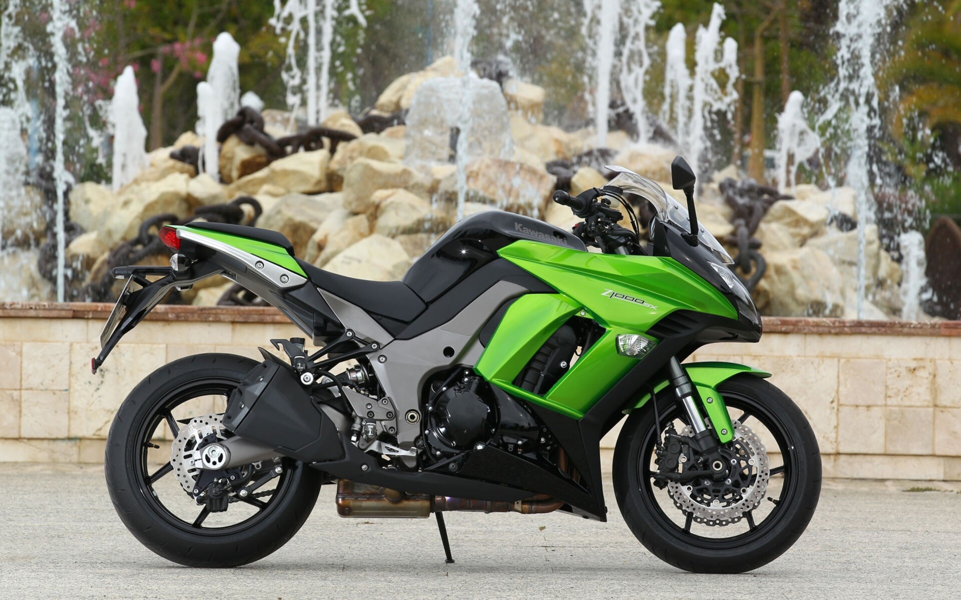 Kawasaki: Z1000SX, A fully faired sibling of the Z1000 streetfighter. 1920x1200 HD Background.