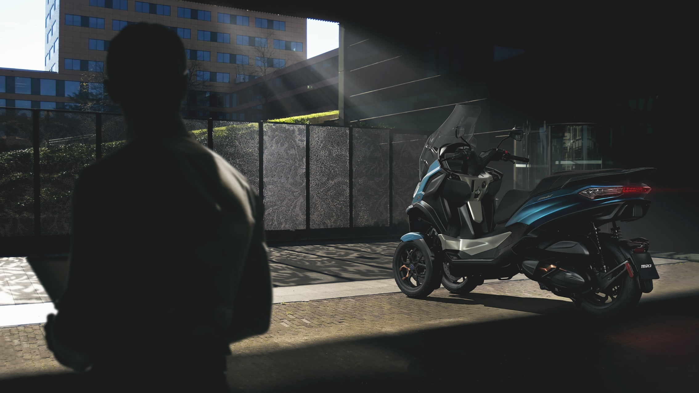 Peugeot Metropolis, Wide magazine feature, Automotive elegance, Luxury on wheels, 2270x1280 HD Desktop