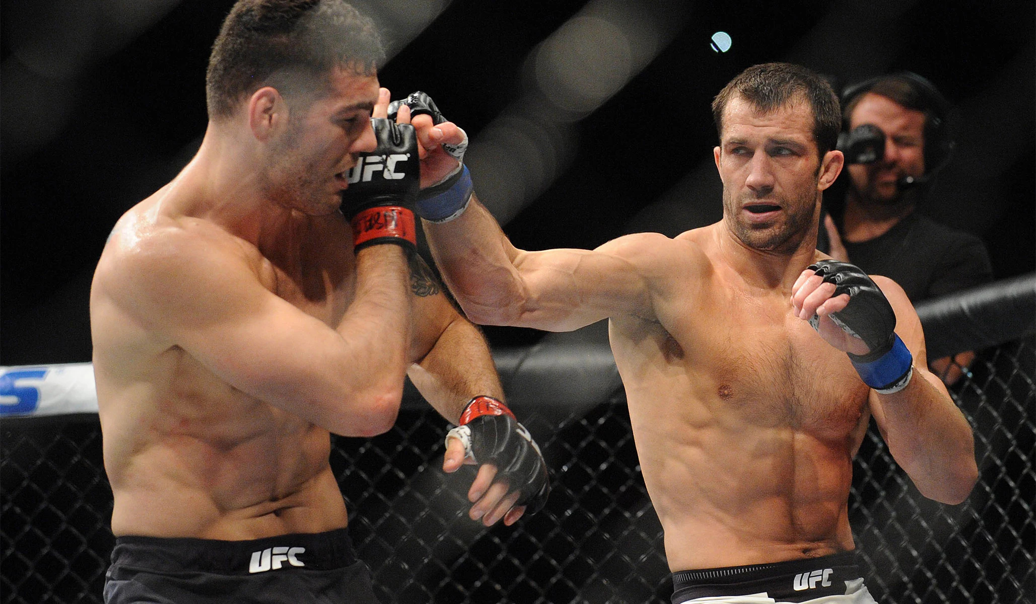 Mixed Martial Arts: Luke Rockhold, A former UFC Middleweight Champion, A two-time world champion. 2060x1200 HD Background.