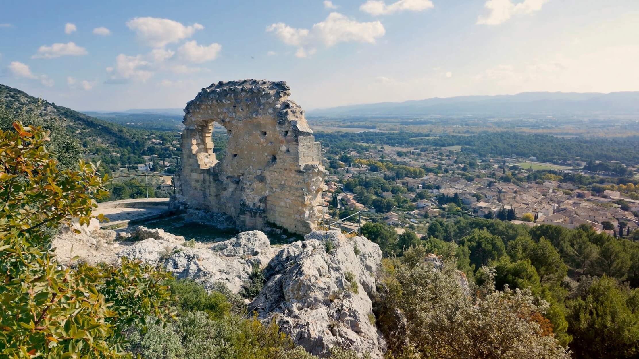 Luberon Regional Nature Park, Mrindol village, Provence tourism, Historical significance, 2230x1260 HD Desktop