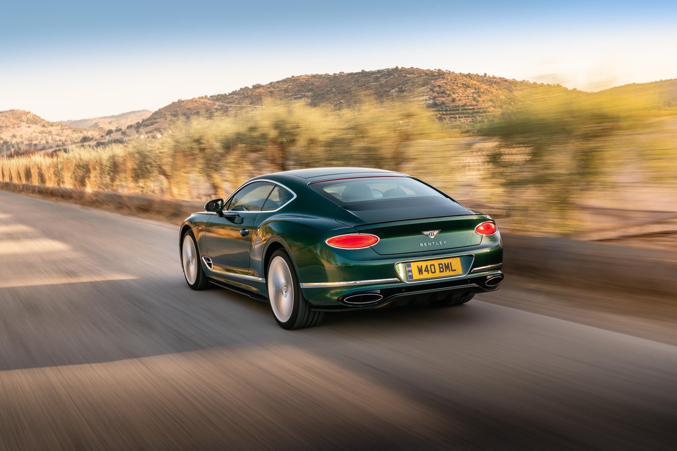 Bentley Continental, GT Speed variant, Abundant luxury features, Captivating performance, 2800x1870 HD Desktop