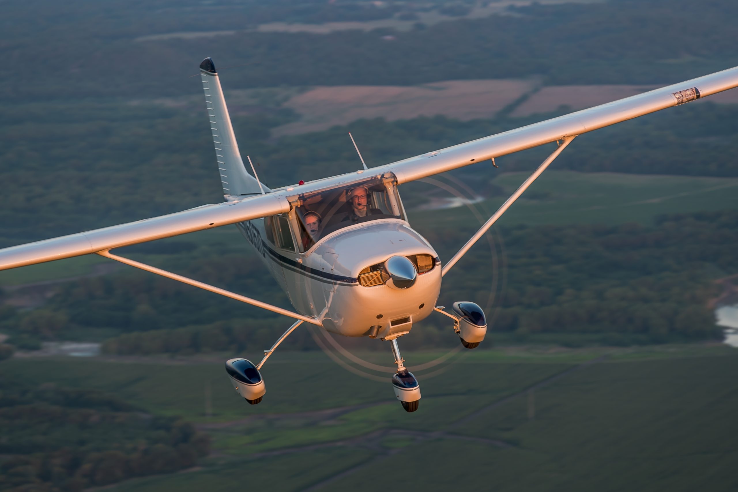 Cessna, Skylane Aircraft, Top Used Plane, Plane and Pilot, 2560x1710 HD Desktop