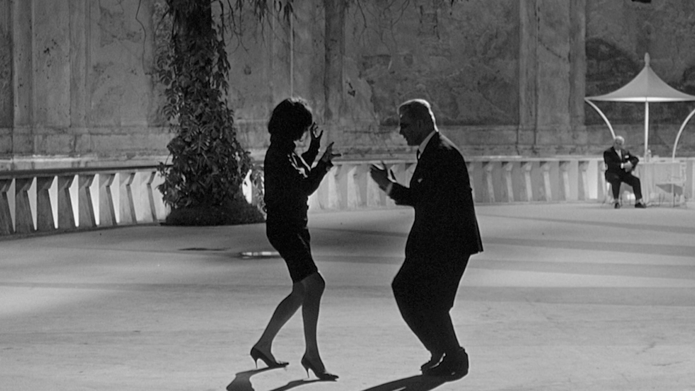 Federico Fellini, Carrello Calabrone, Excitazione, 8 1/2, 2400x1350 HD Desktop