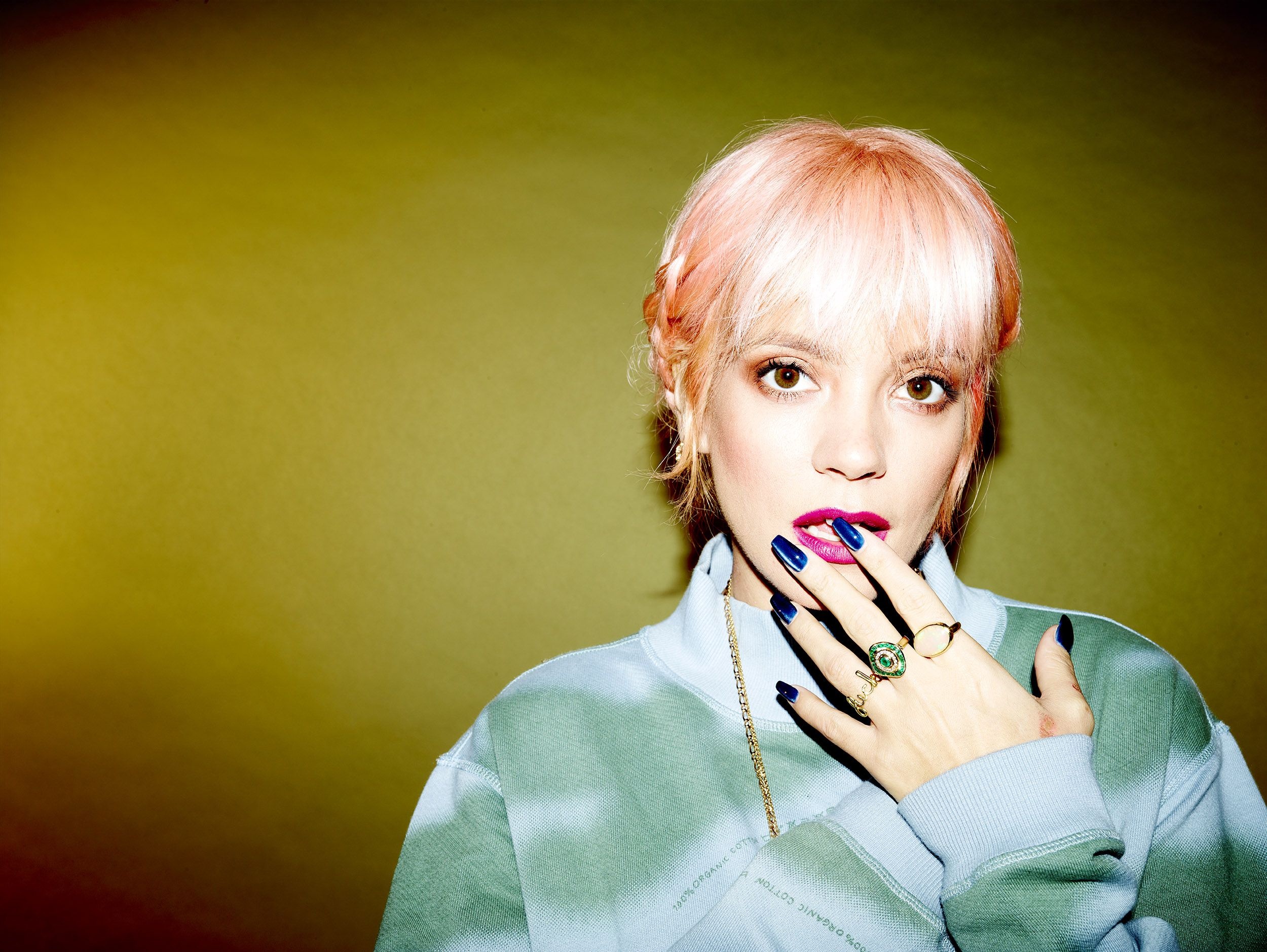 Lily Allen's No Shame, Personal and raw, Allen's artistic progression, Emotional songwriting, 2500x1880 HD Desktop