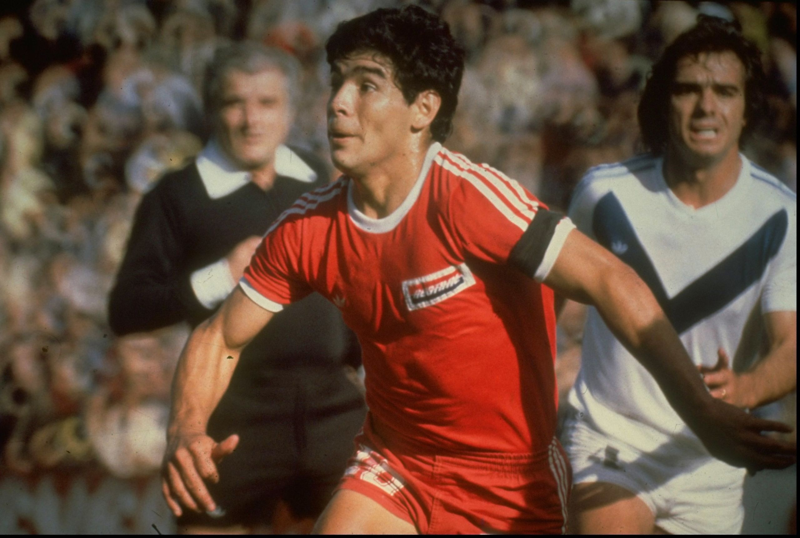Diego Maradona, Argentina's pride, Football legend, Iconic images, 2560x1720 HD Desktop