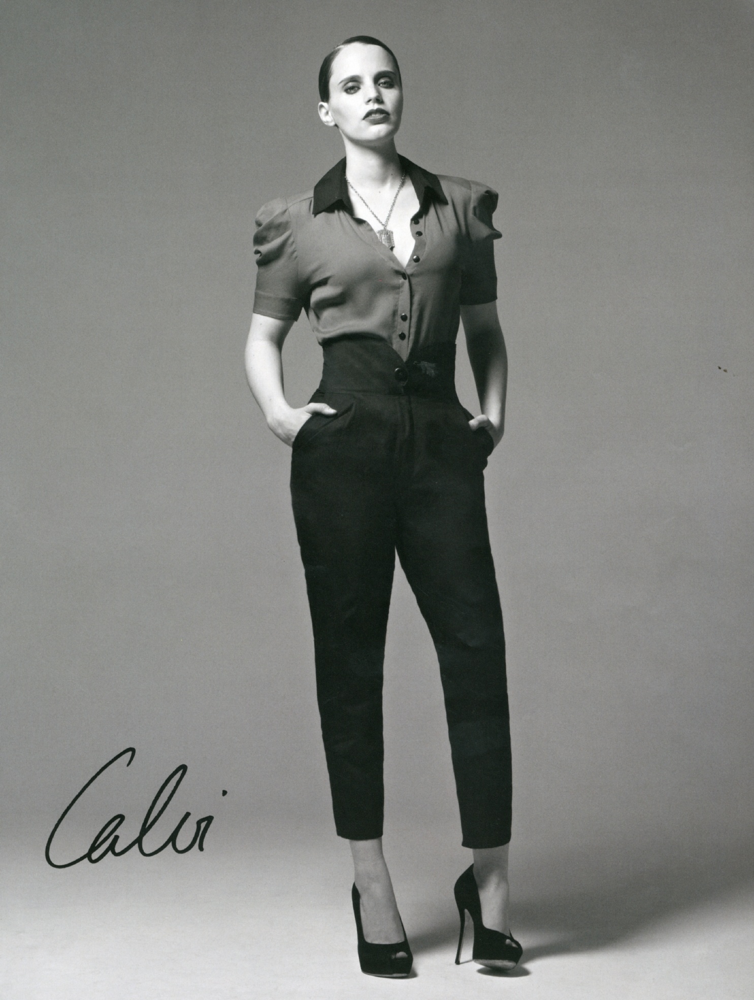 Anna Calvi, Fashion model, 1490x1970 HD Phone