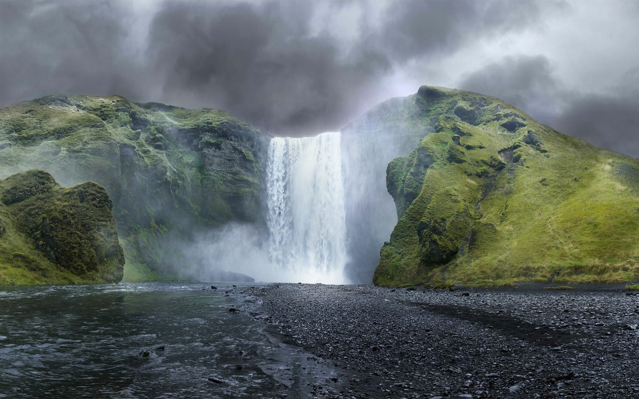 Waterfall: Skogafoss, The Highlands of Iceland, Mother Nature. 2560x1600 HD Wallpaper.