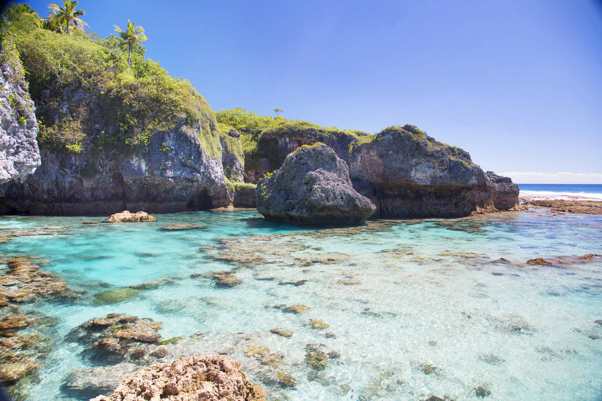 Niue, Tropical paradise, Pristine beaches, Underwater adventures, 1920x1280 HD Desktop