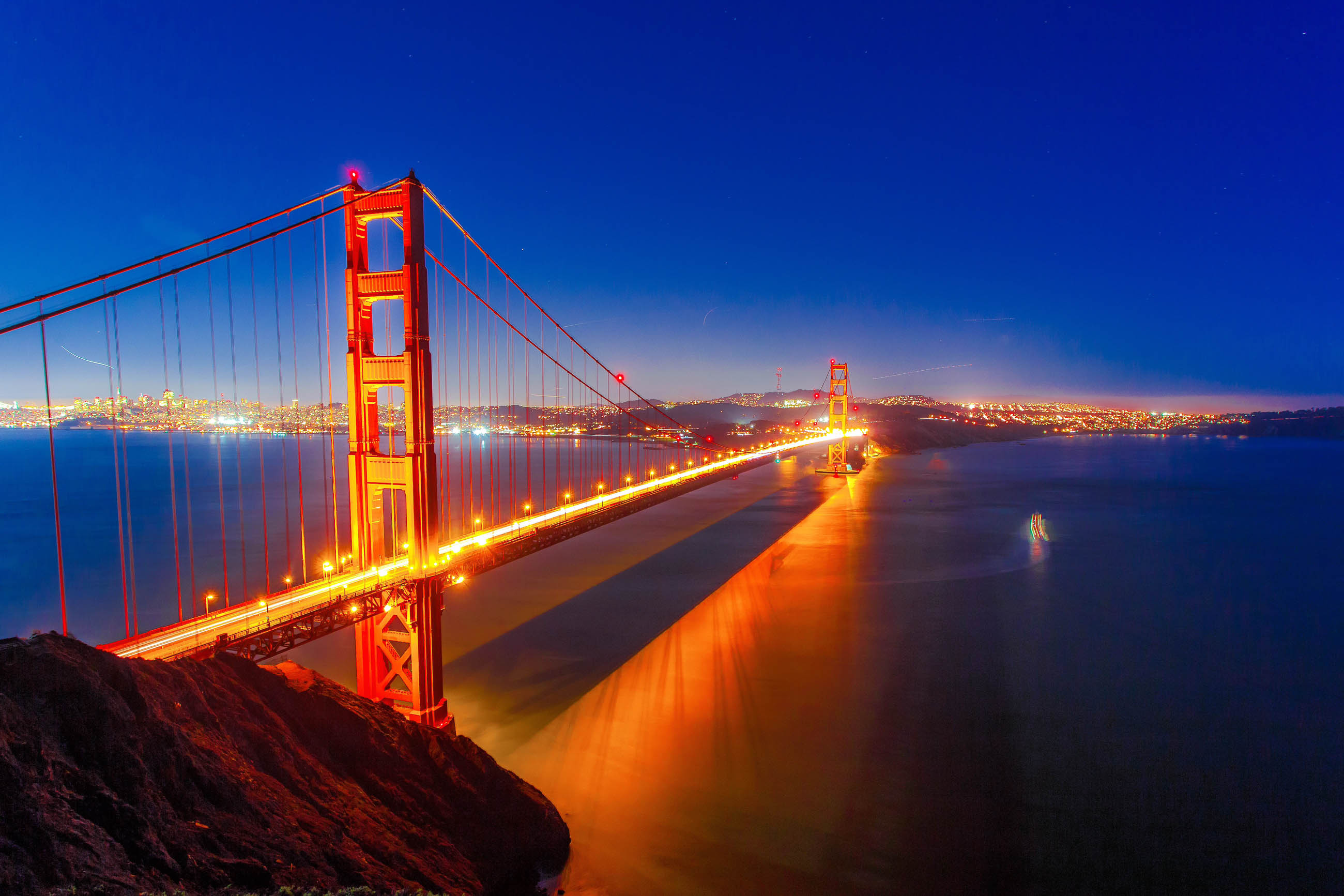 Golden Gate Bridge, San Francisco landmark, Iconic bridge, Frank's Travelbox, 2600x1740 HD Desktop