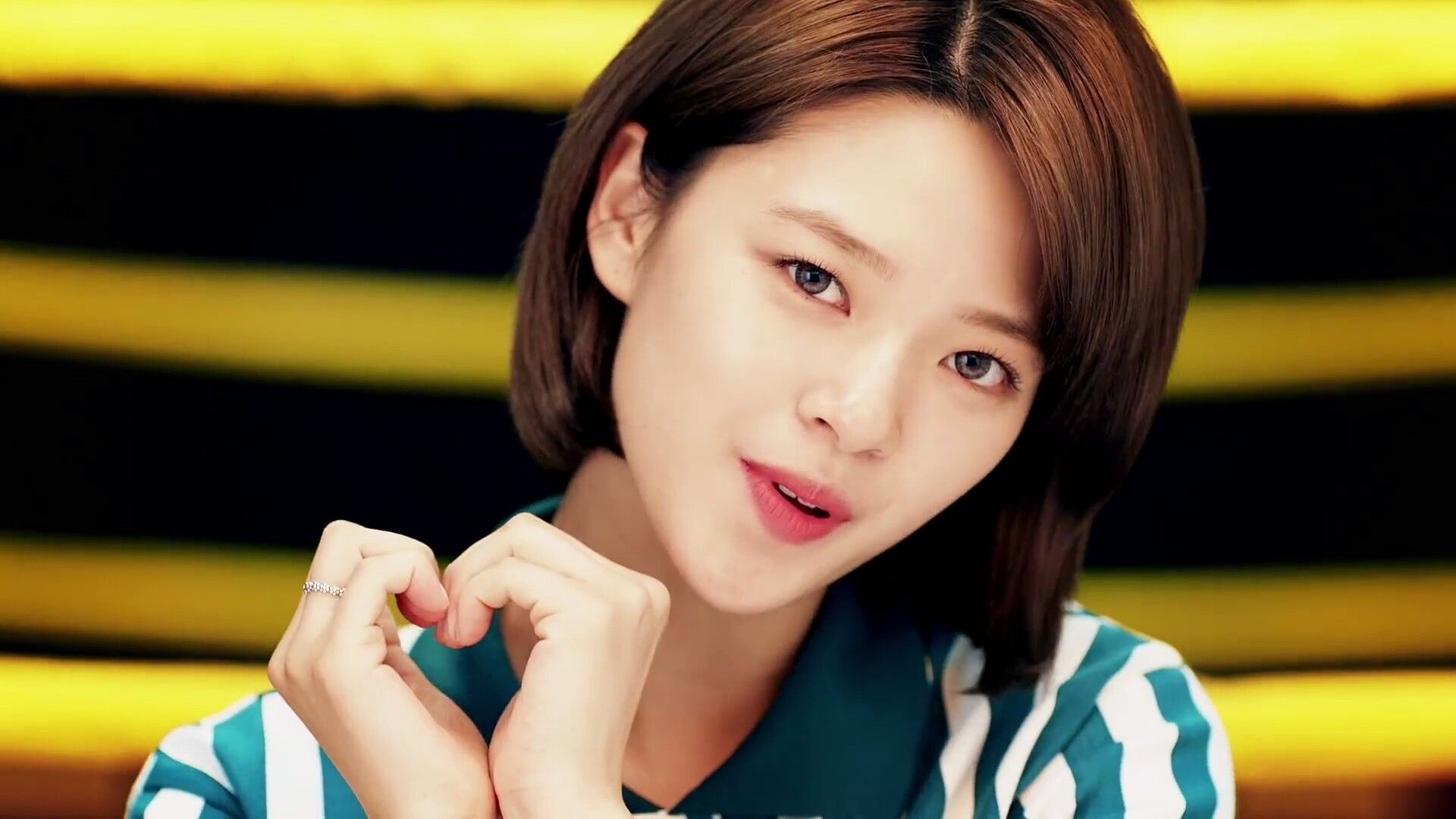 Future possibilities for Jeongyeon, Post-TWICE career, Acting or solo journey, AllKpop forum discussions, 1920x1080 Full HD Desktop