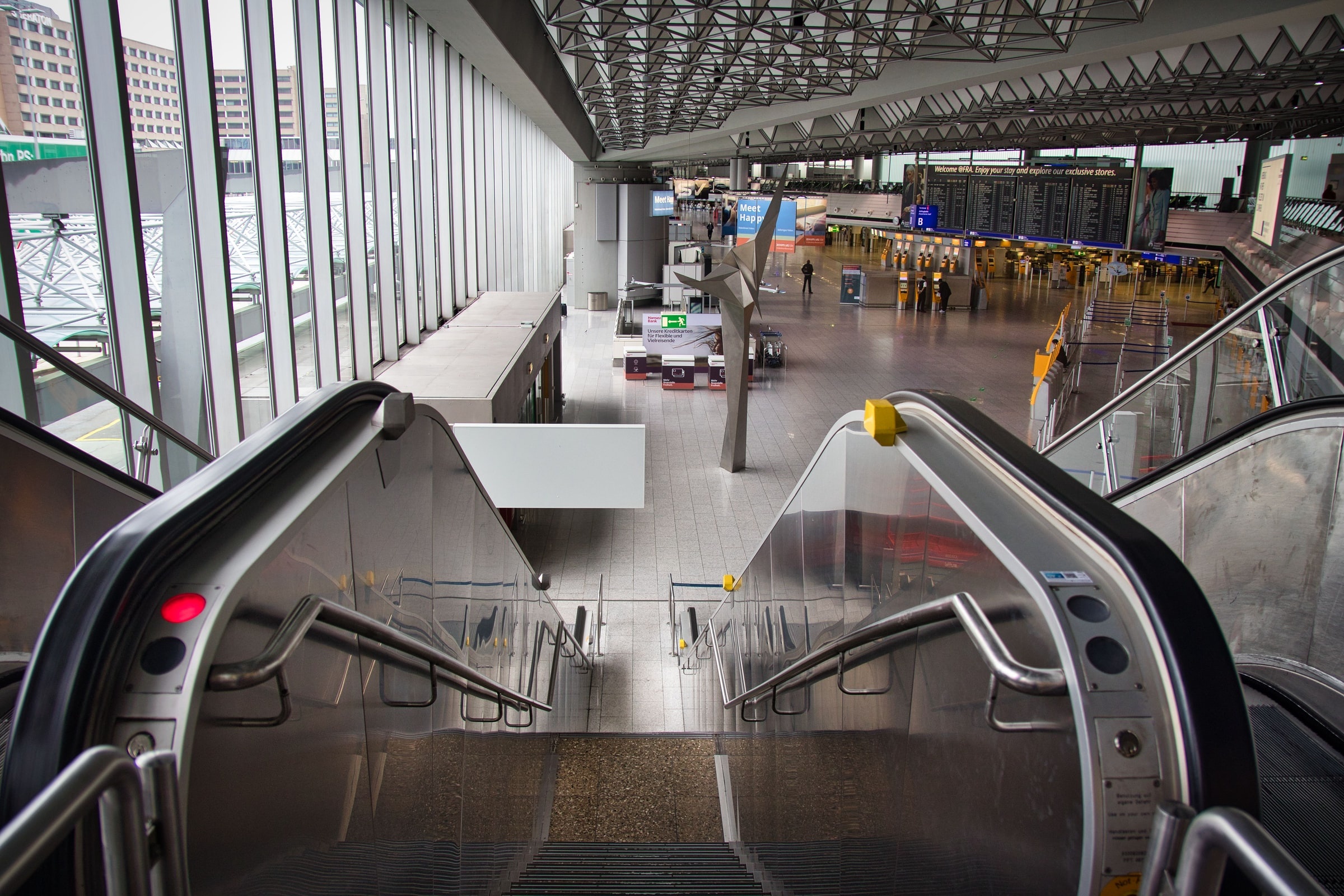 Frankfurt Airport, COVID-19 testing, Health verification, Travel safety, 2400x1600 HD Desktop