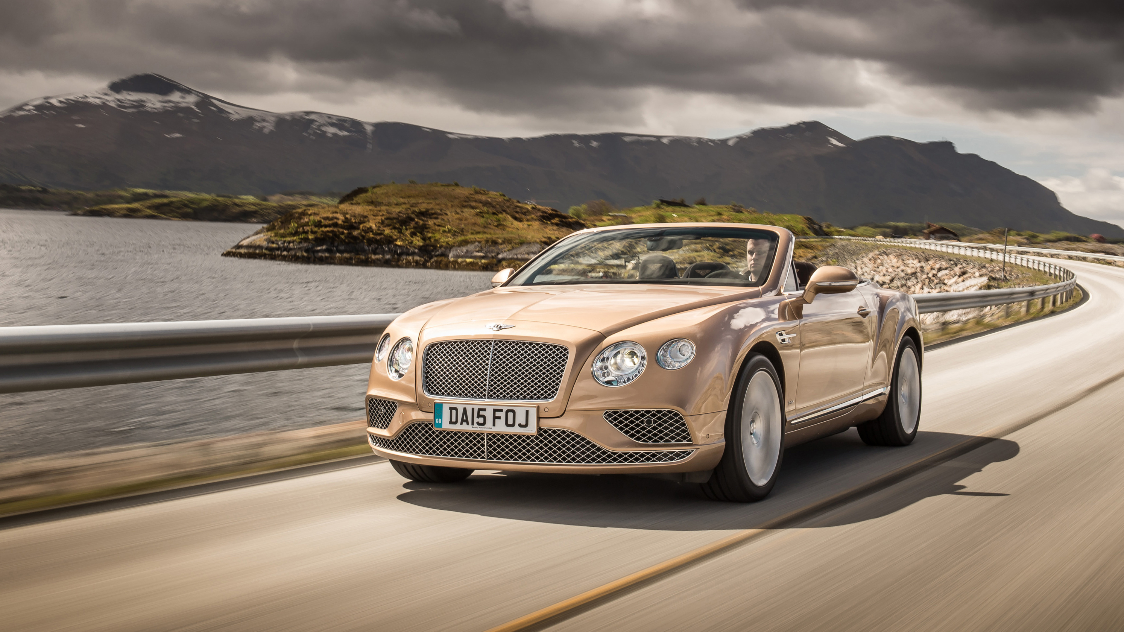Bentley Continental GTC, Luxury convertible, Timeless elegance, Powerful performance, 3840x2160 4K Desktop