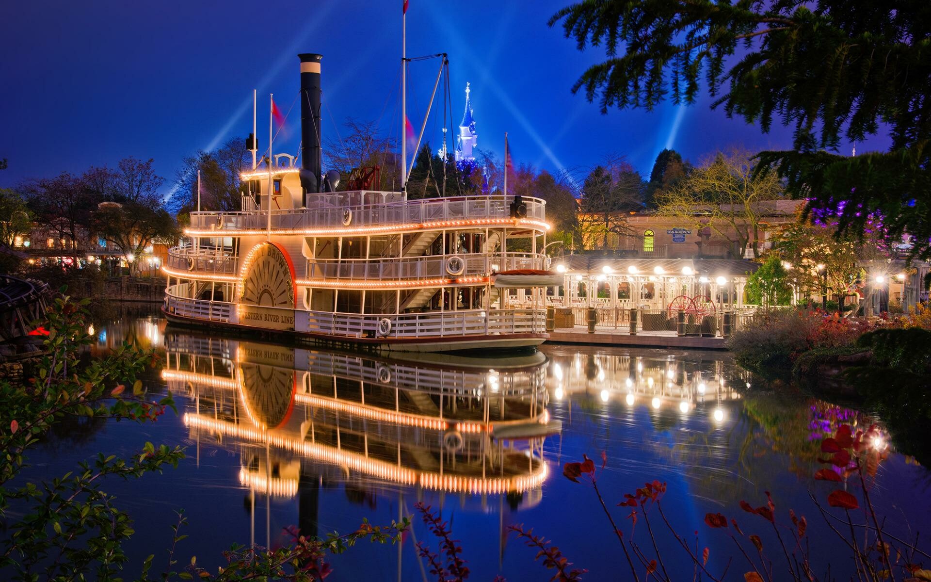 Disneyland: The park has several special tours like the "Walk in Walt's Footsteps" tour. 1920x1200 HD Wallpaper.
