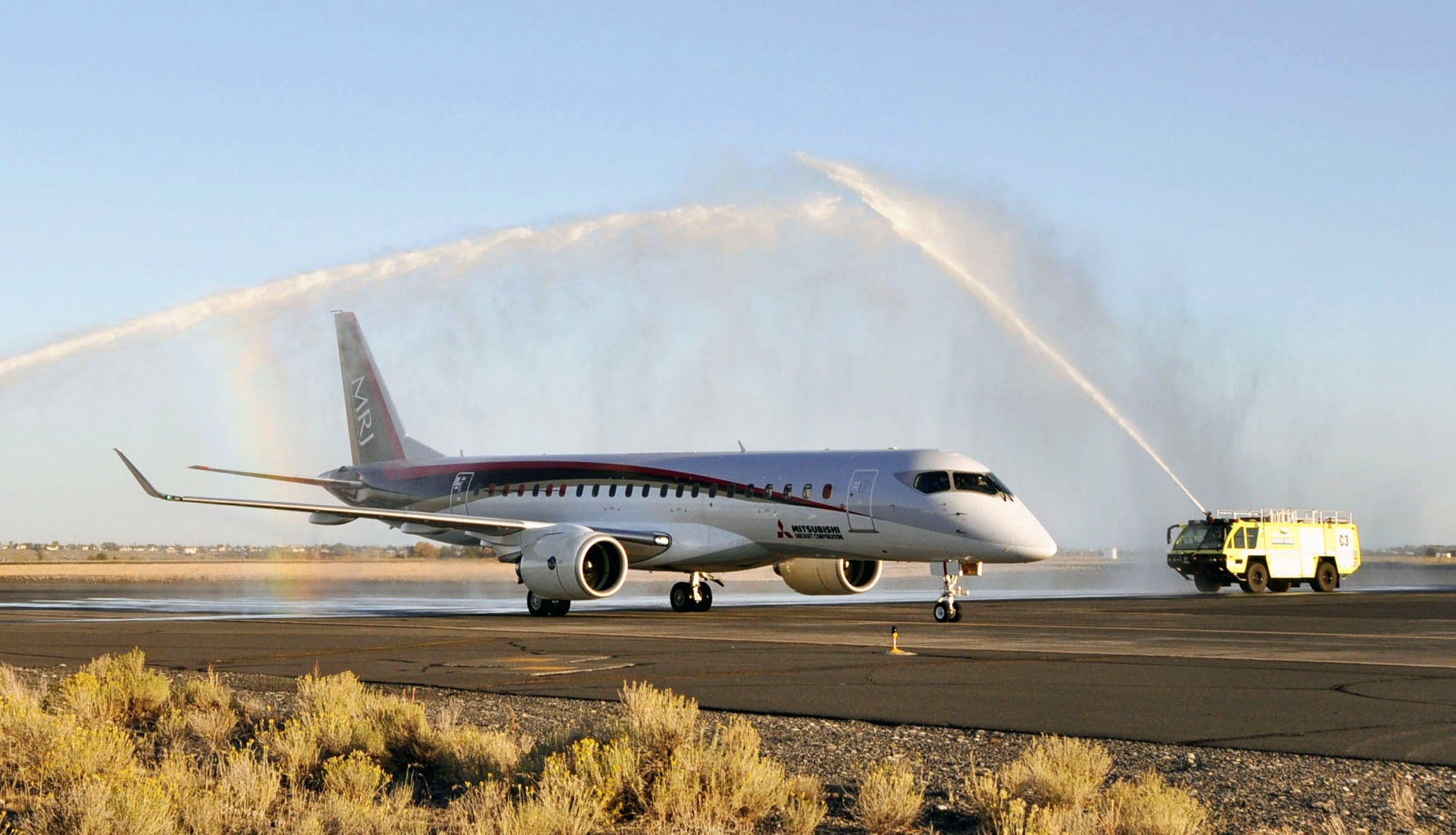 Mitsubishi jet touches down in US for further testing - Nikkei Asia 2070x1190