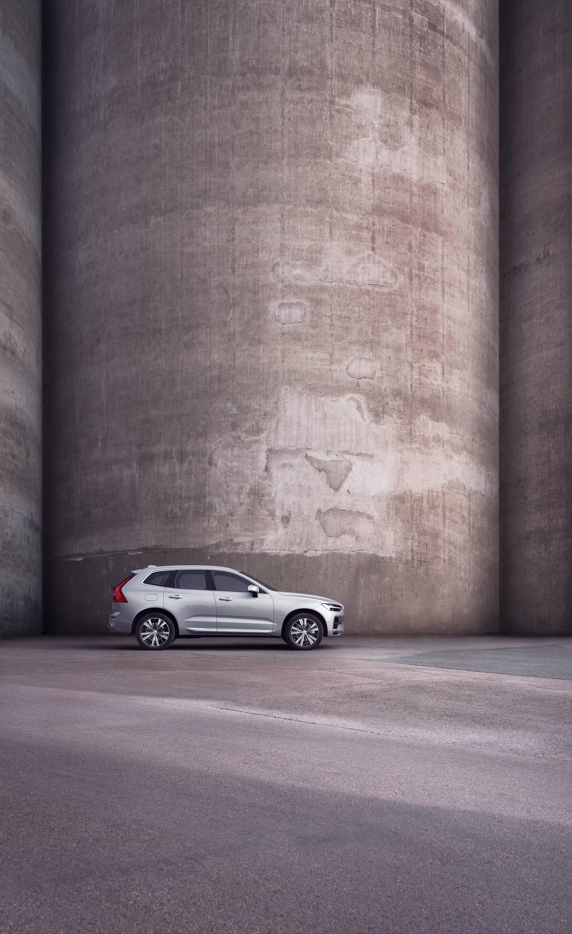 Volvo XC60, Side phone wallpapers, MotorTread's collection, Stunning visuals, 1920x3140 HD Phone