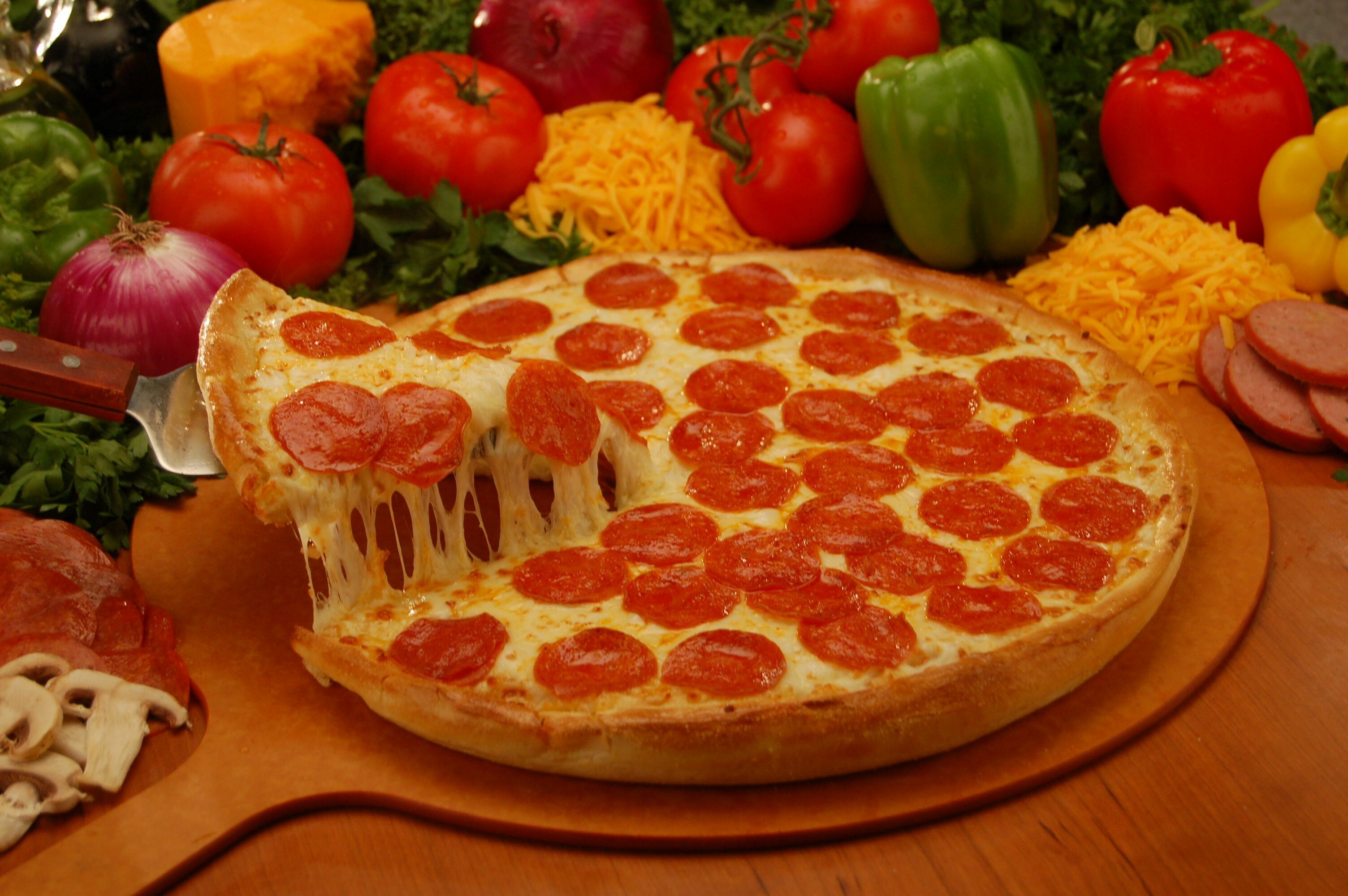 Pizza: Pepperoni, Flat base of leavened wheat-based dough, Mozzarella cheese. 3010x2000 HD Background.