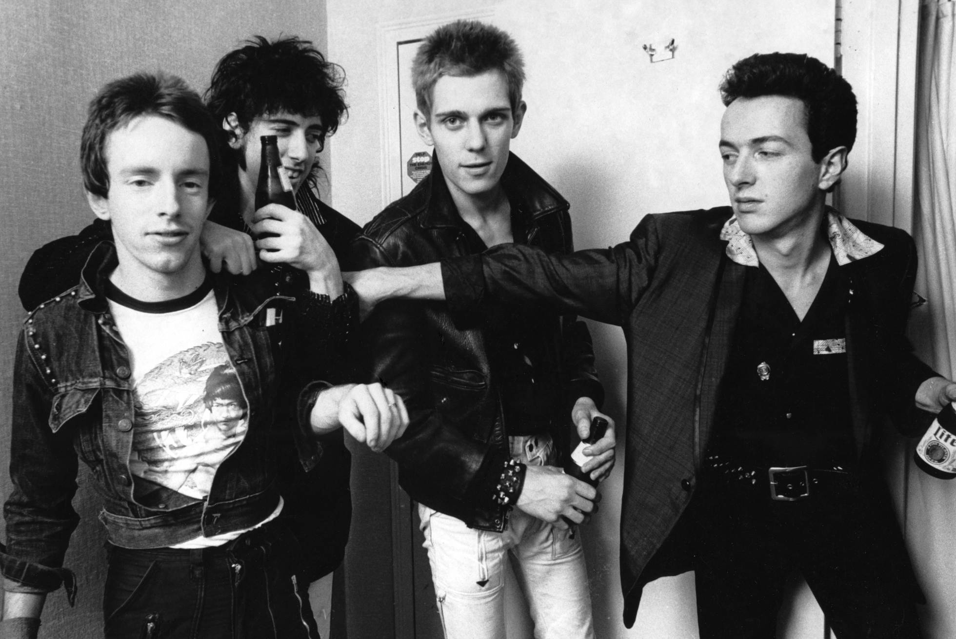 The Clash, Hitsville UK song, Political lyrics, Microphone graffiti, 1960x1320 HD Desktop