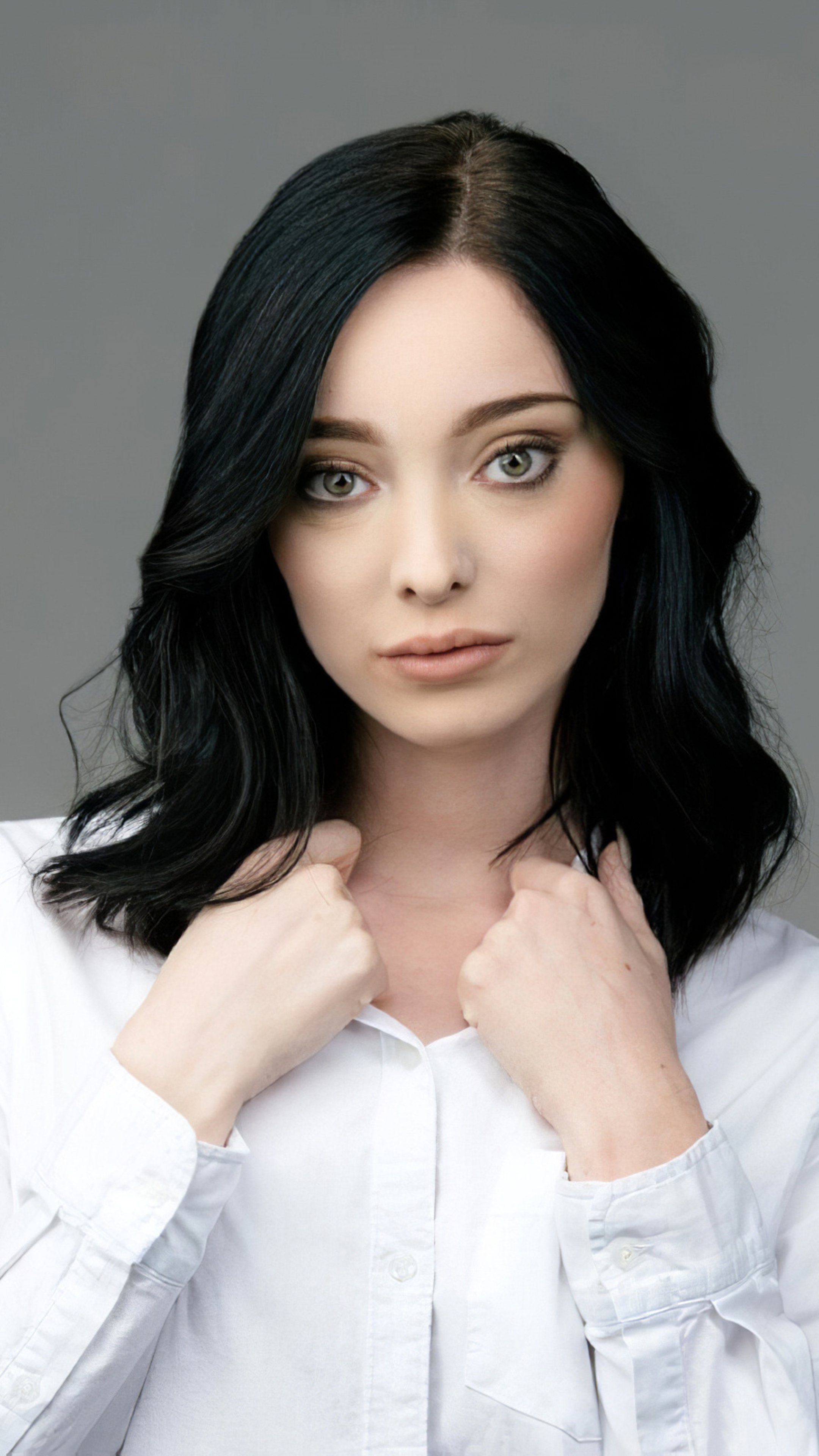 Emma Dumont 2019 Latest Sony Xperia X, XZ, Z5 Premium HD 4k Wallpapers, Images, Backgrounds, Photos and Pictures 2160x3840