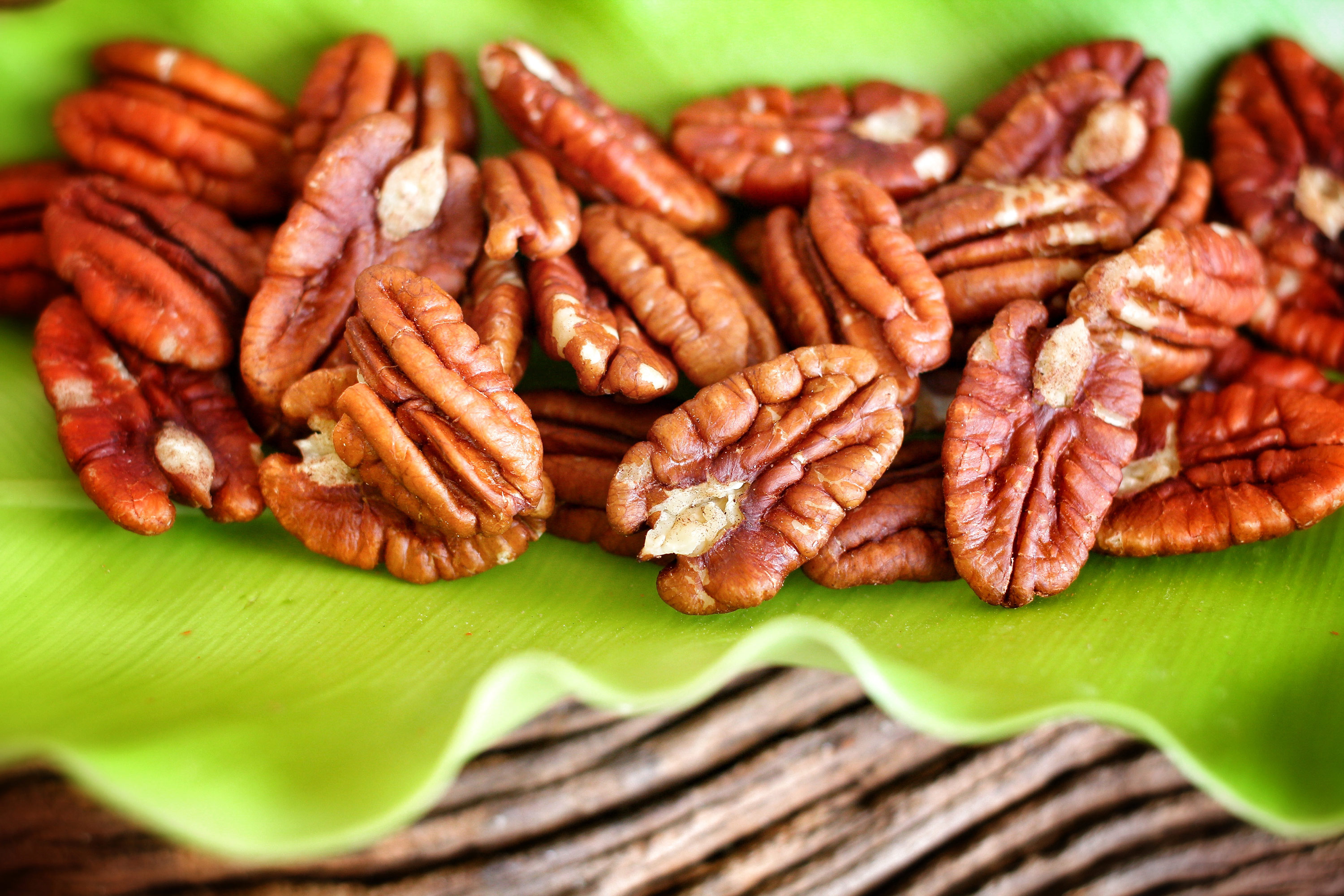Pecans: Edible seeds, with a rich, buttery flavor, A member of the Juglandaceae family. 3000x2000 HD Wallpaper.
