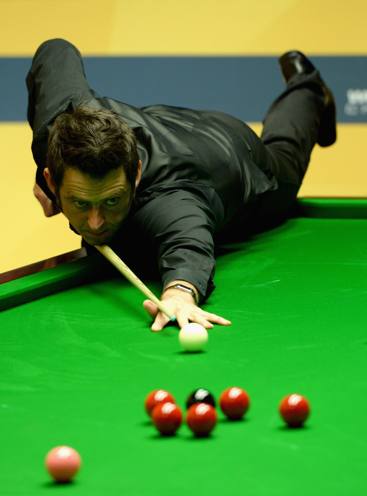 Snooker: Ronnie O'Sullivan, The first and only player to achieve 1000 century breaks in professional competition. 1520x2050 HD Wallpaper.